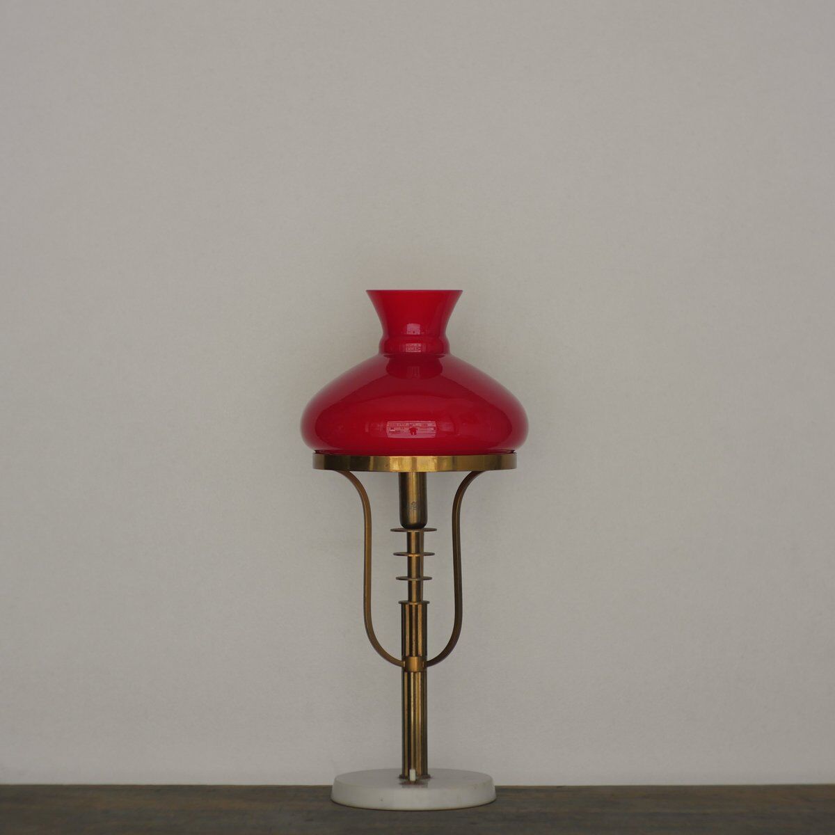 Table lamp in brass, glass and marble attributed to Stilux, Italy, 1950s.