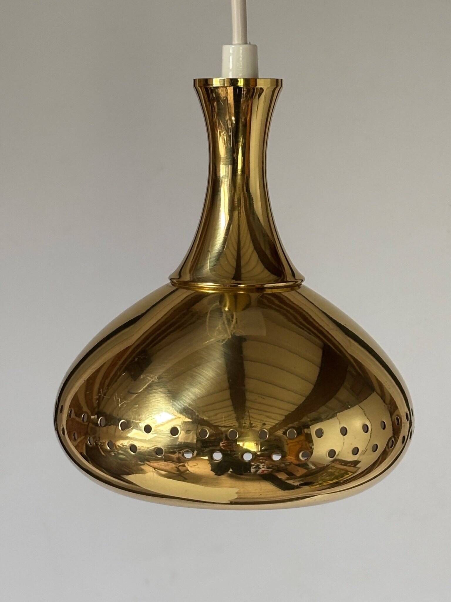 Pair of brass lamps by Hans-Agne Jakobsson, Scandinavia (Tynell Lisa Pape)