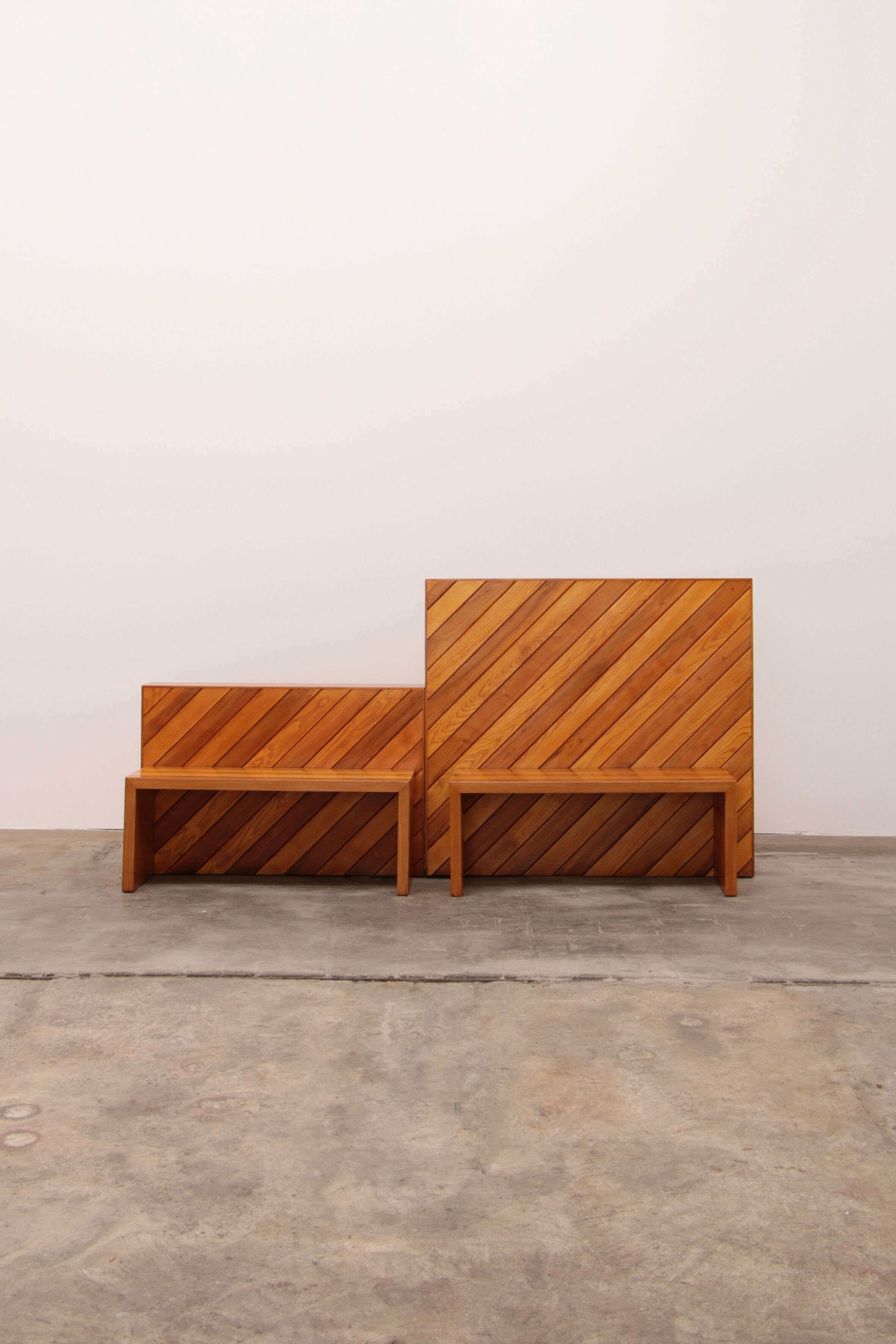 Modular beech set of two room dividers with benches, 1970 Italy