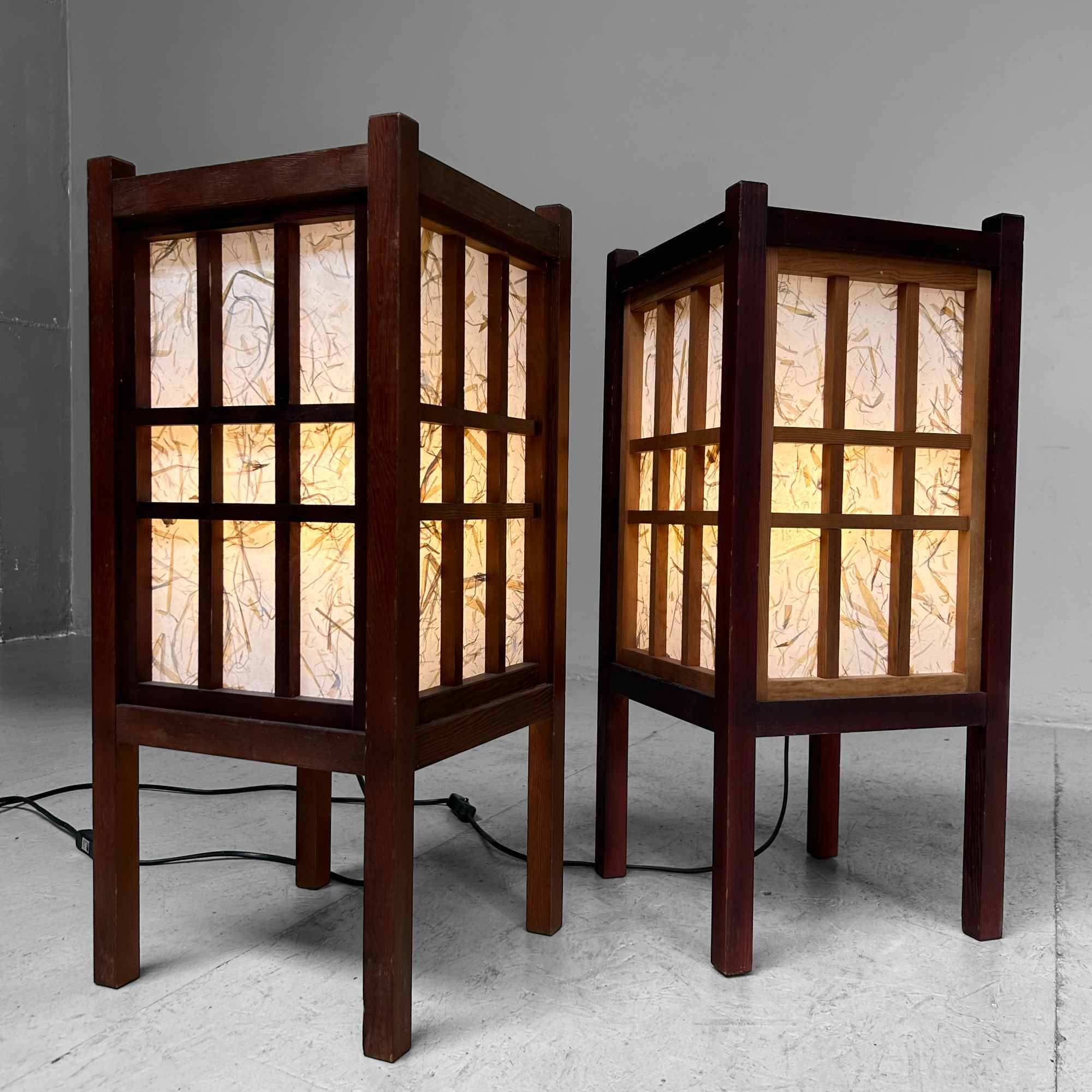 Pair of japanese antique shoji floor lamps (障子ランプ), taishō-era [大正]