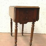 Table de chevet a battant en noyer XX siècle