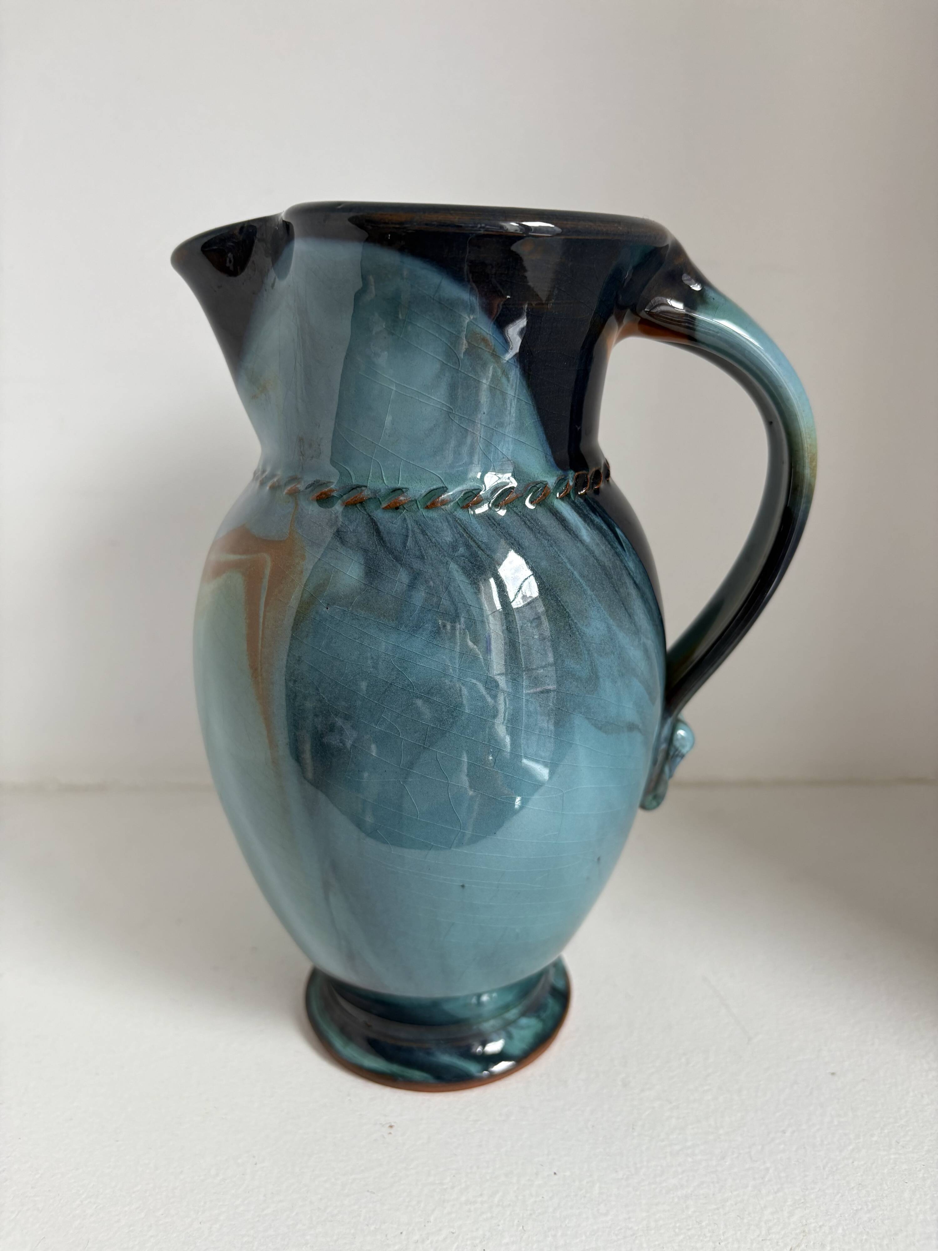 Set of 19 decorative items