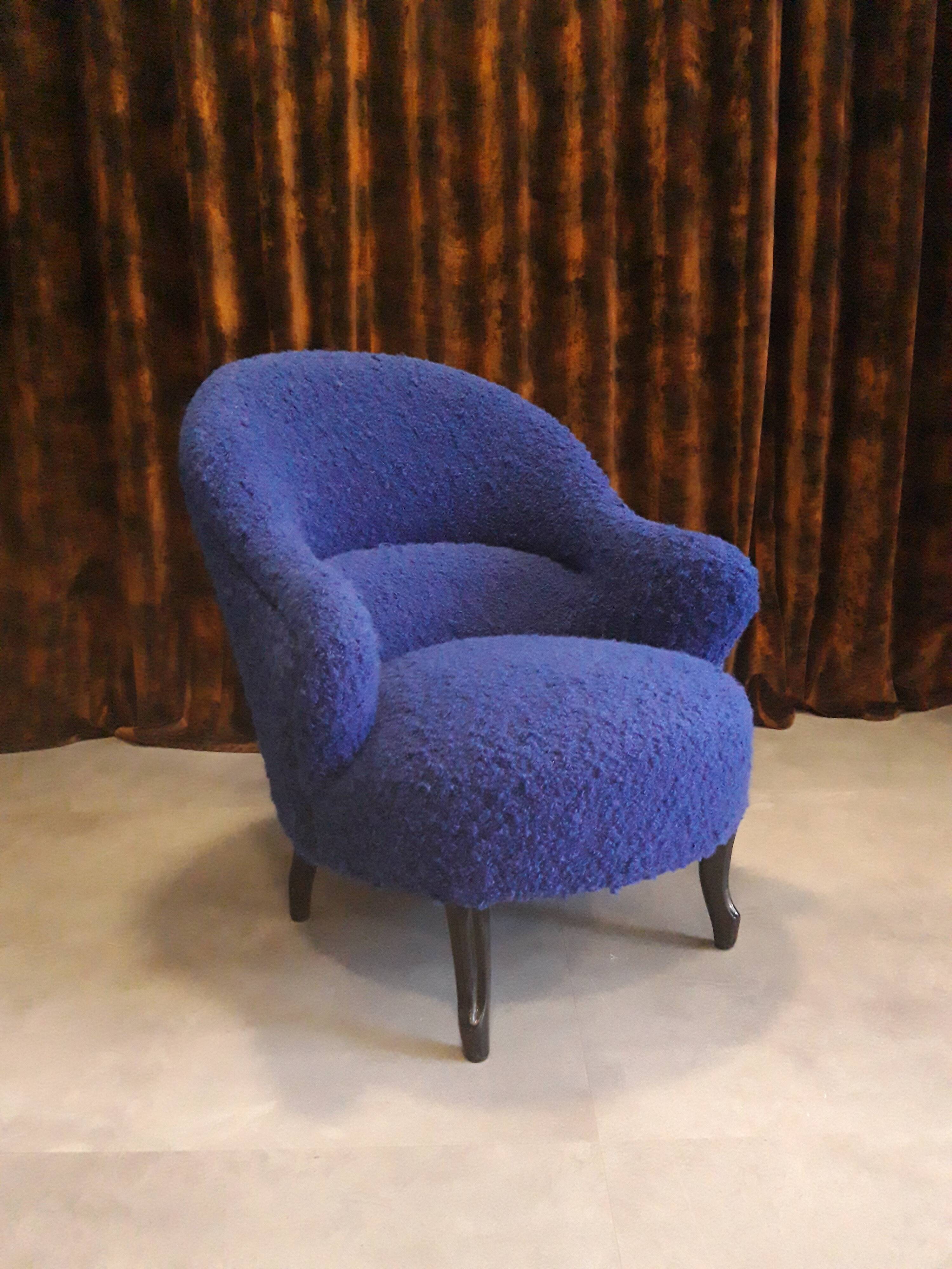 Toad armchair