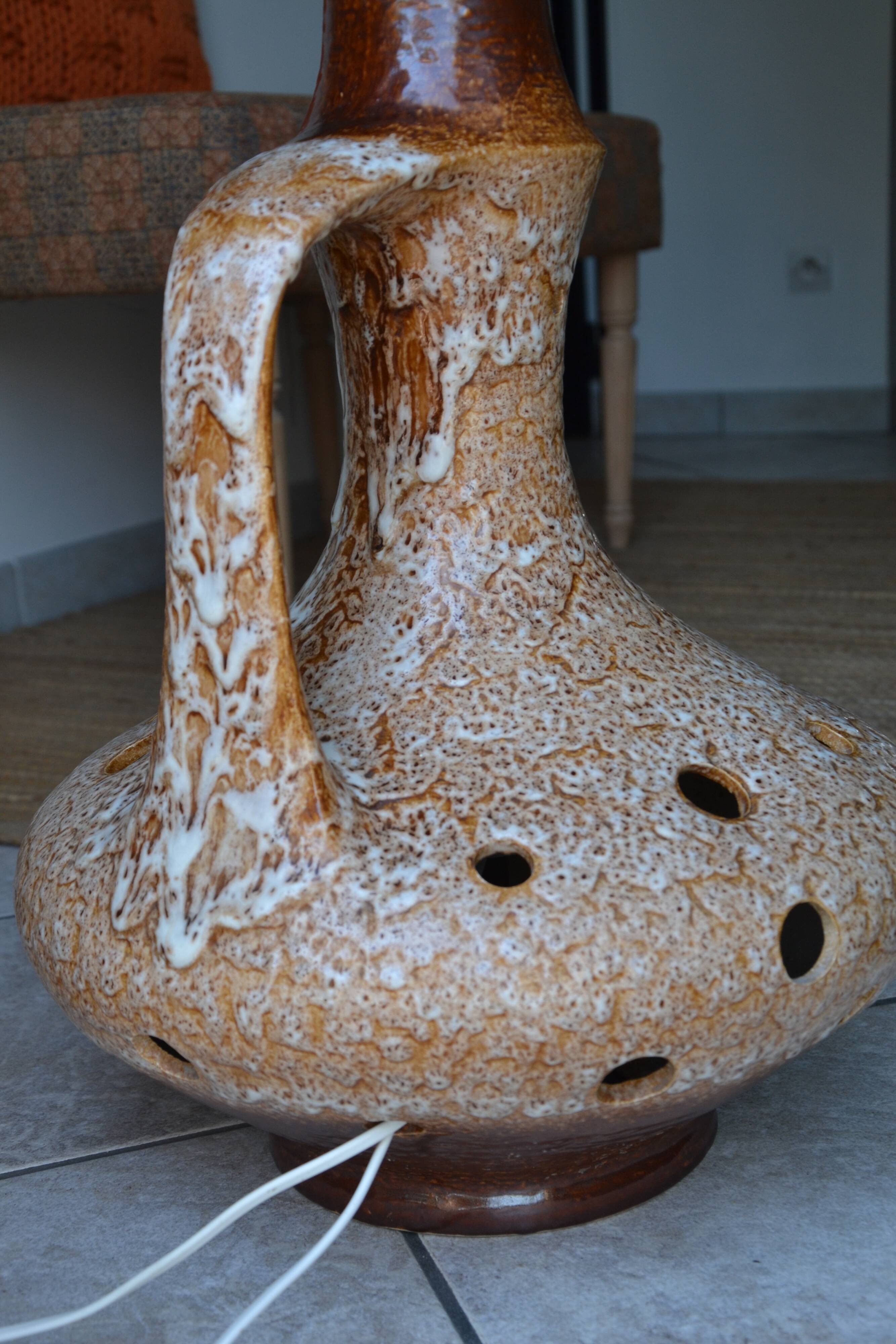 Large floor lamp from the 60s-70s.