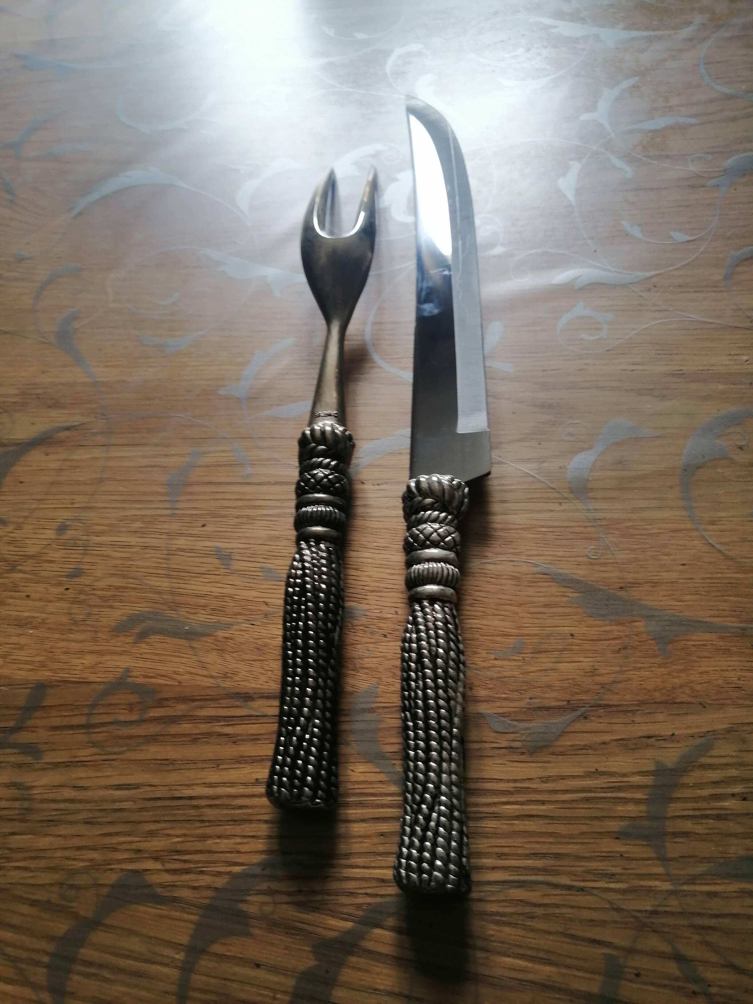 Service to cut silver-plated metal cartisane