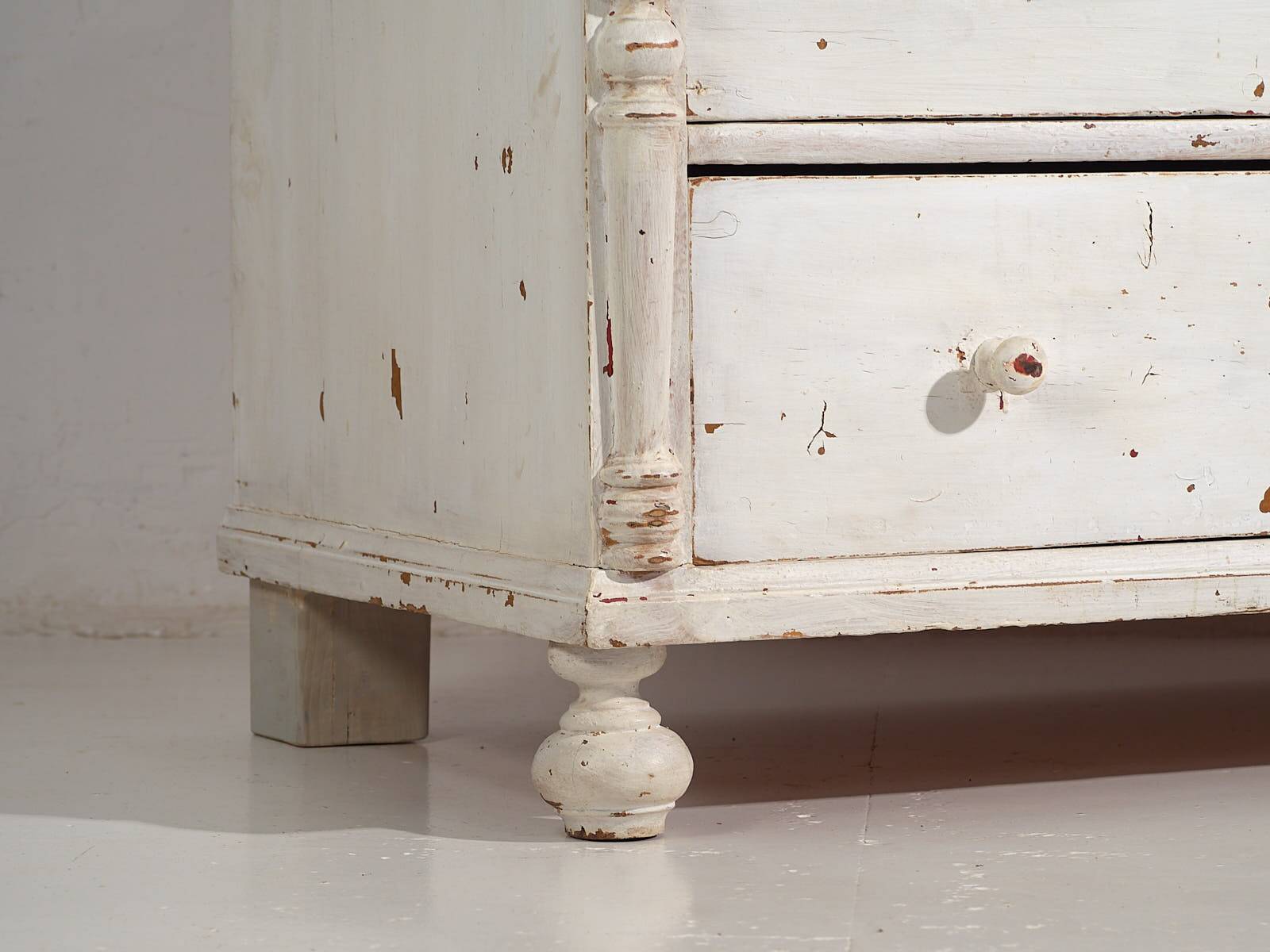 Commode ancienne blanche (c.1920)