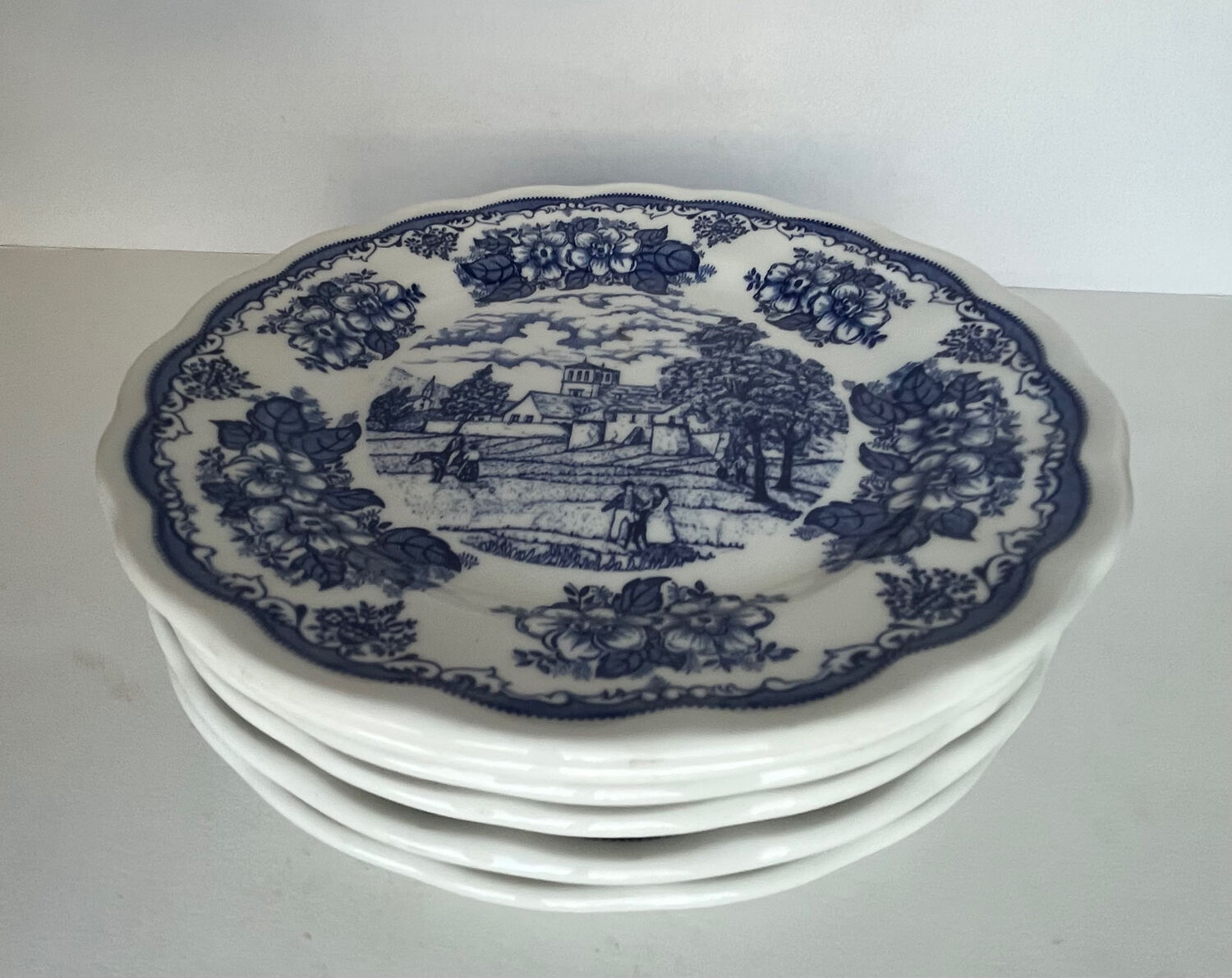 6 dessert plates with English décor