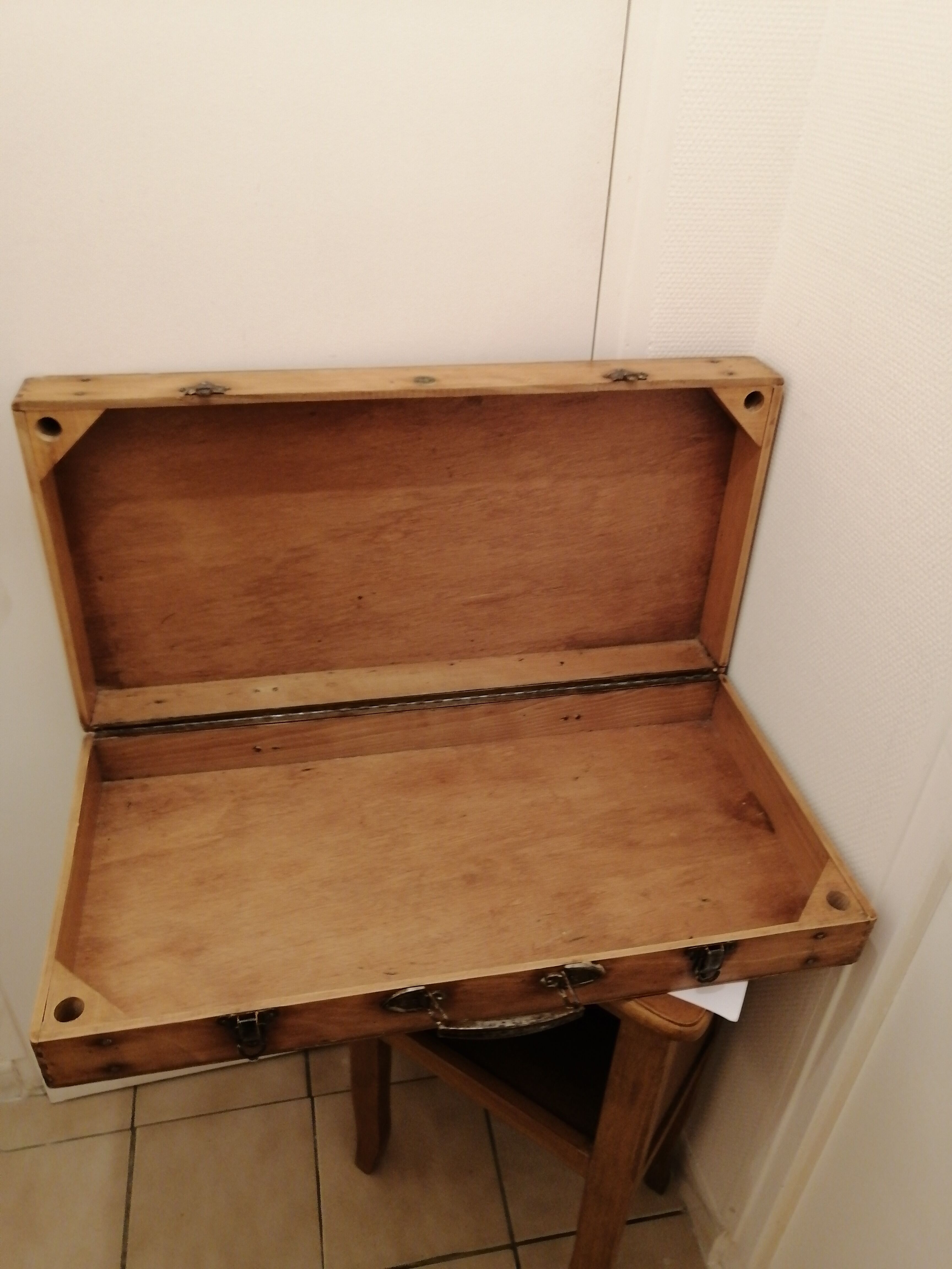 Wooden suitcase for old deco