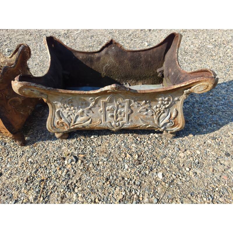 2 cast iron planters from 1900 in Rococo style, Charleville - Mézières