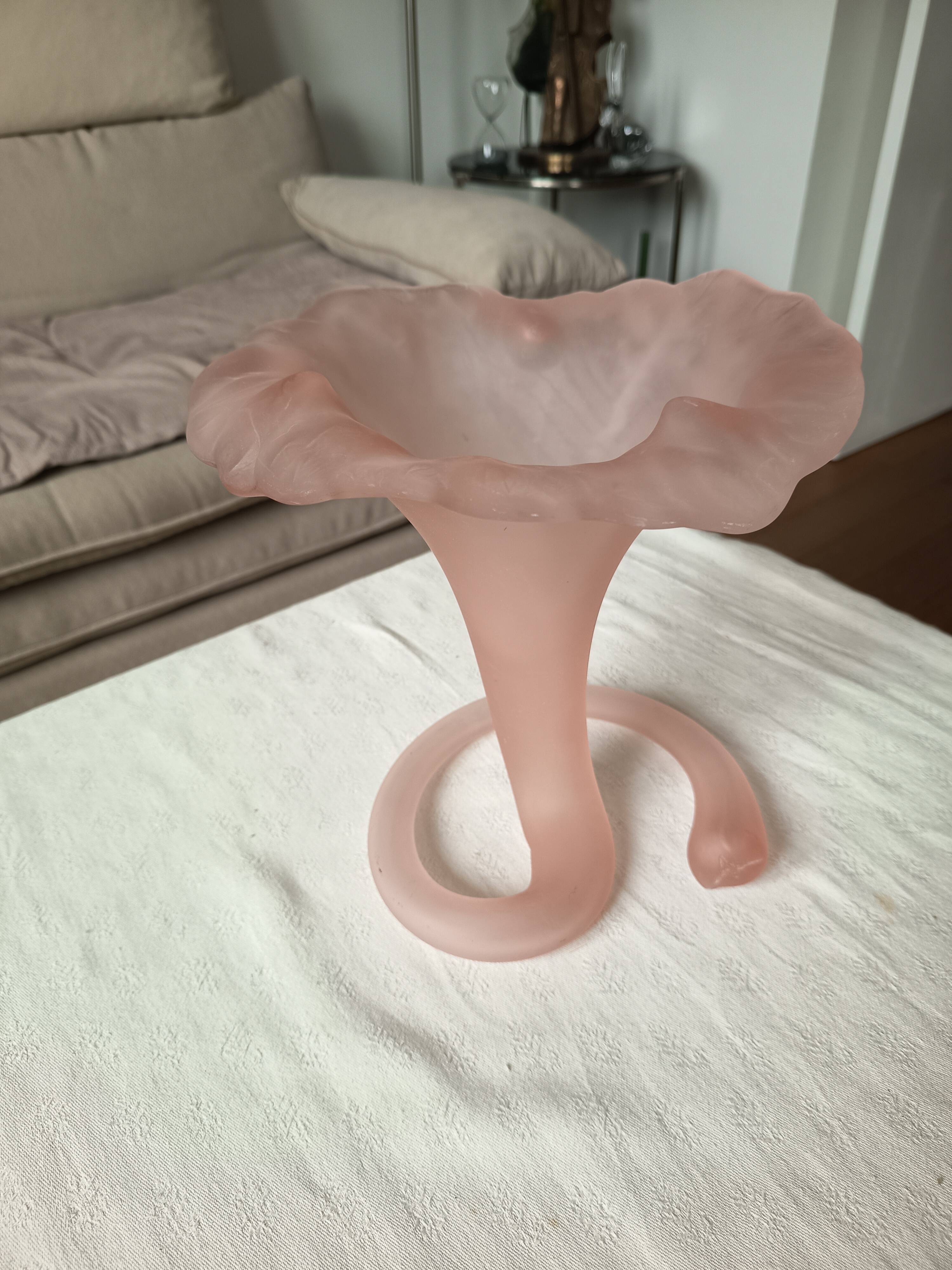 Large satin glass cornucopia vase "pâte de verre" frosted pink - Art style