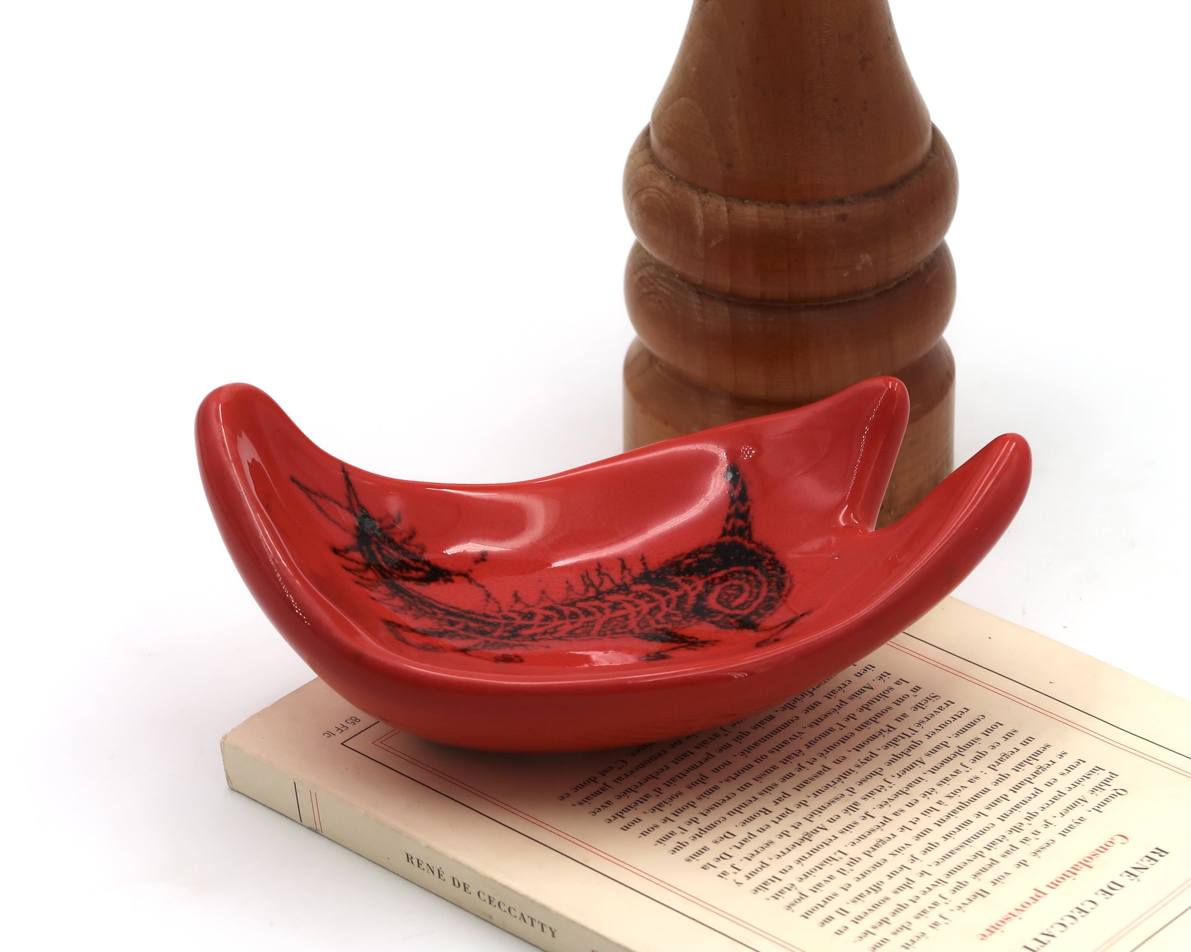 Red ceramic pocket emptier by Jean de Lespinasse, 1960s