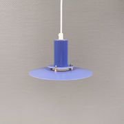 Une lampe suspendue minimaliste bleue de Lyfa Danemark des années 1980.
