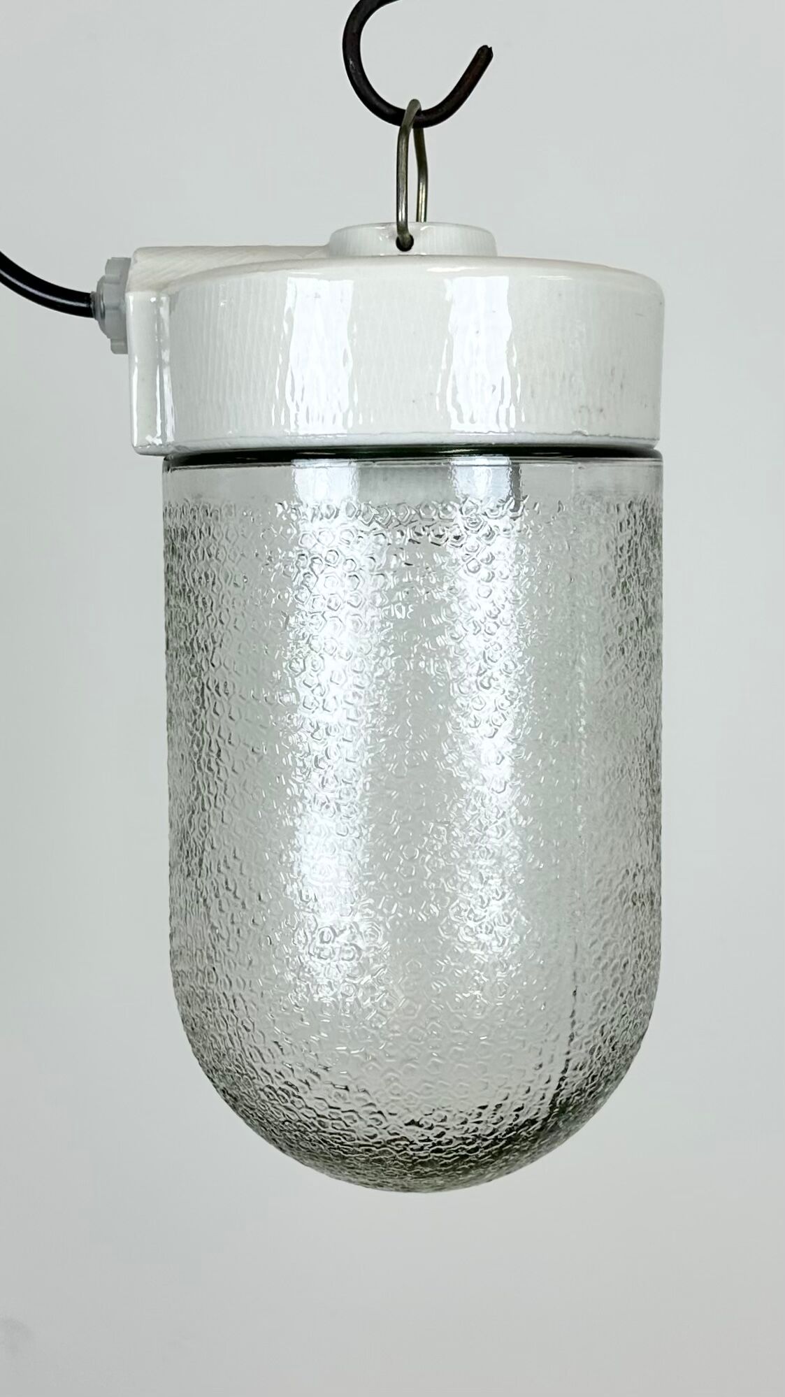 Suspension en porcelaine blanche vintage avec verre dépoli, années 1970