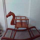 Ancien cheval à bascule