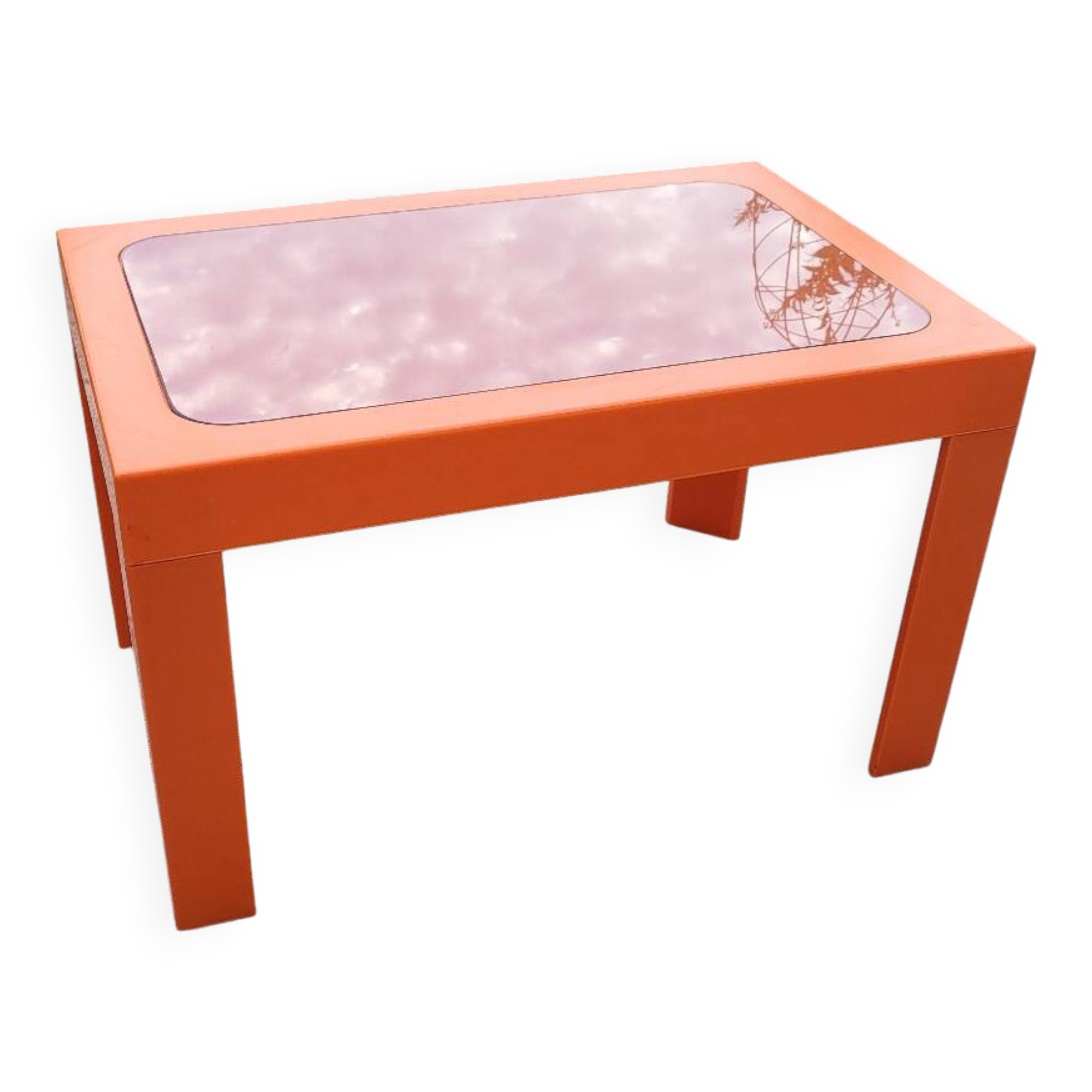 Table basse en plastique orange