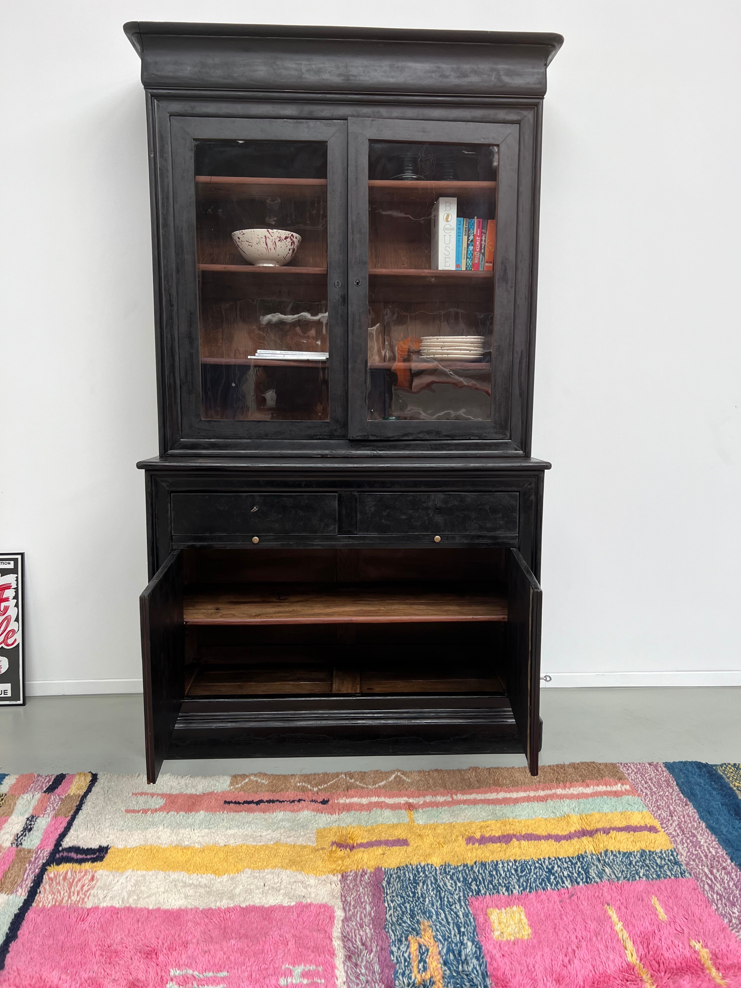 Sideboard - showcase 2 old body in blackened wood
