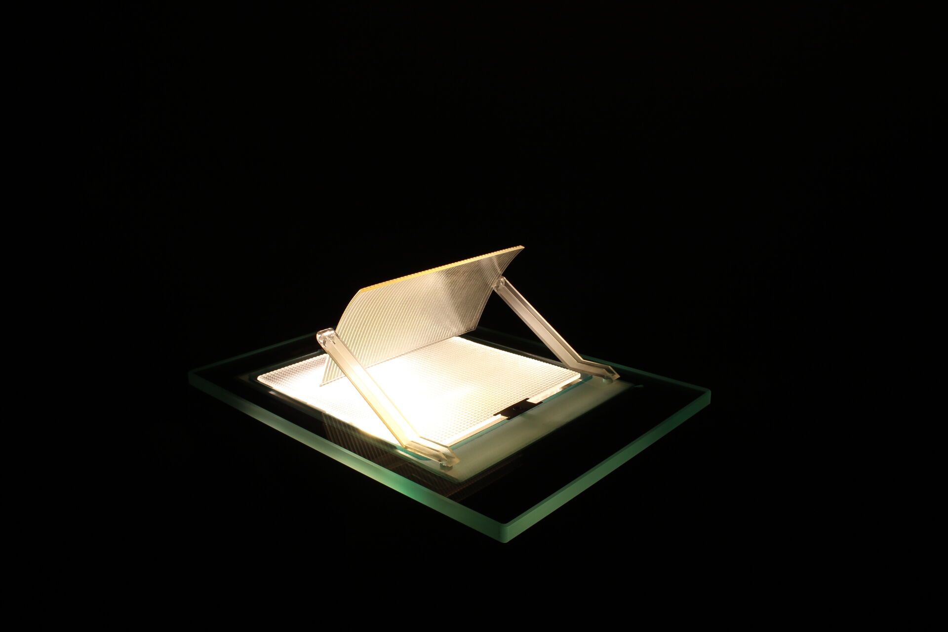 Lampadaire en métal blanc moderniste par Hartmut Engel pour Zumtobel, années 1980.