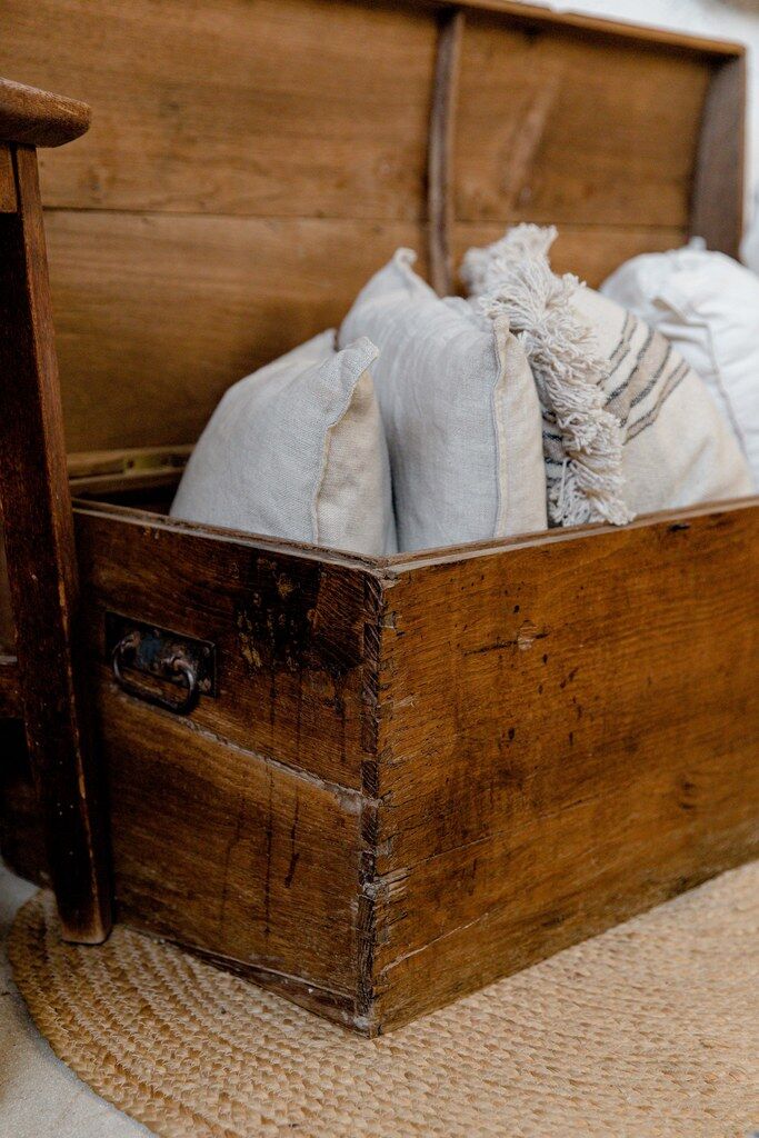Trunk, dark wood trunk
