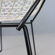 Set of two Diamond chair by Harry Bertoia in white & black metal. 1960s