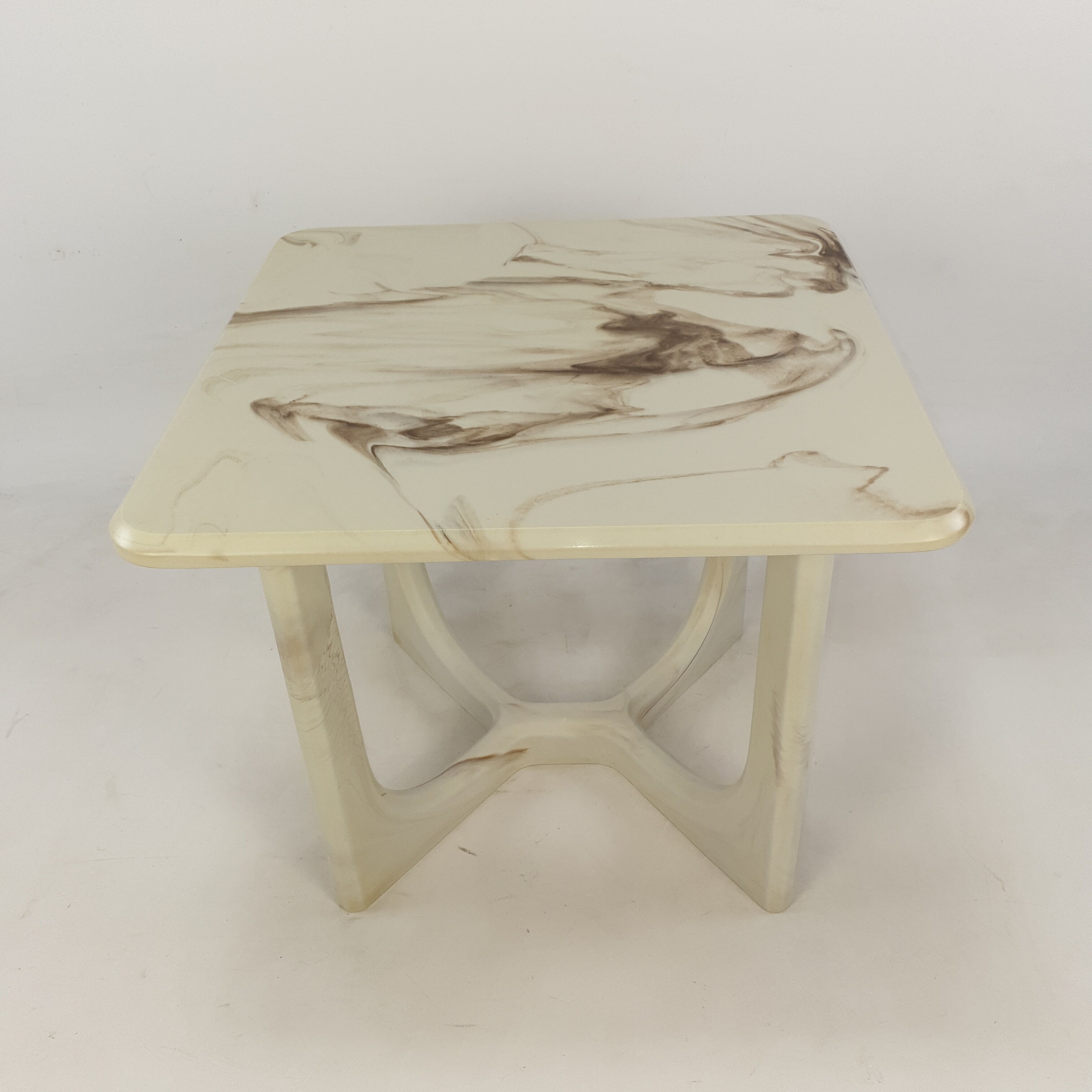 Table basse italienne marmorino du milieu du siècle, années 1950
