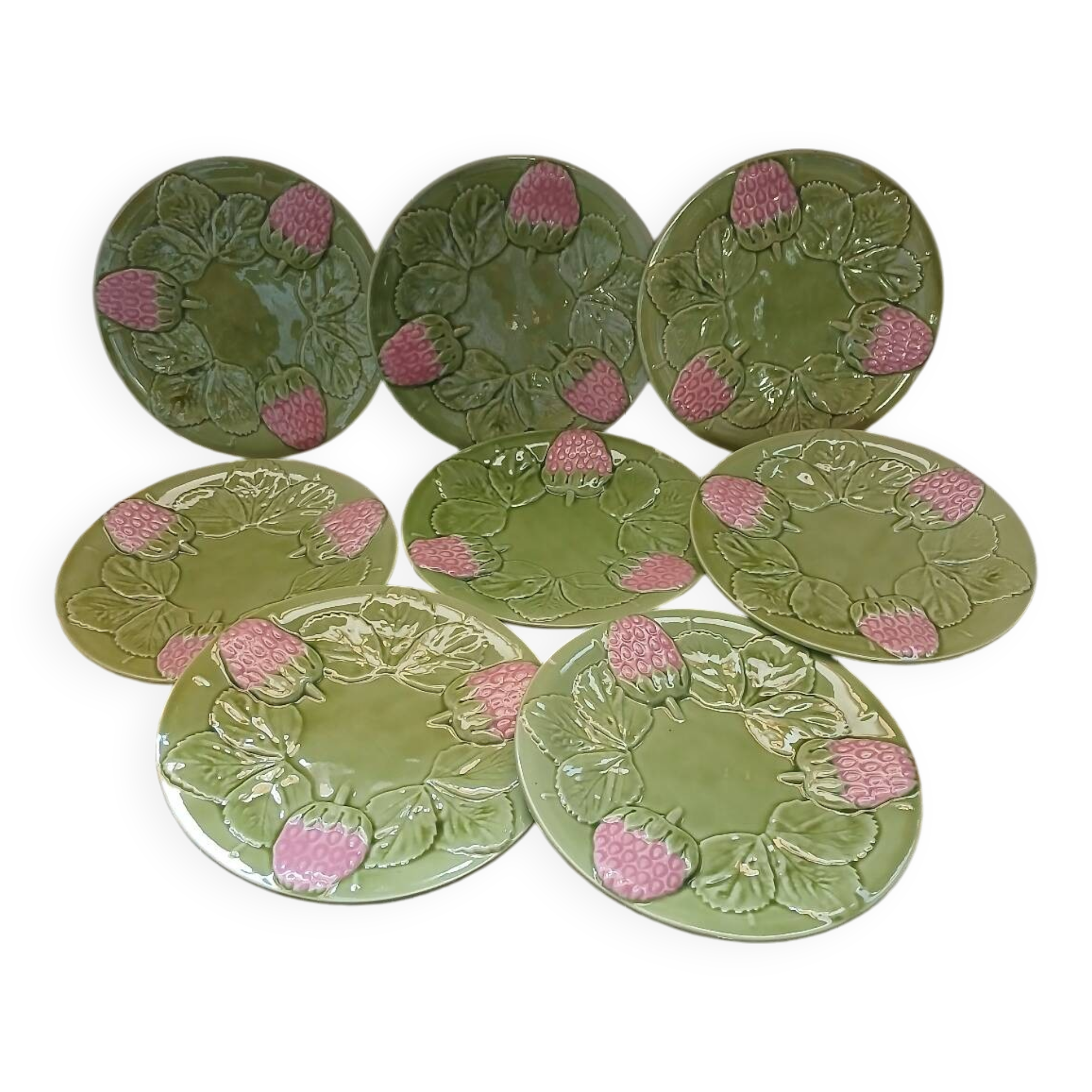 8 assiettes à dessert anciennes en barbotine