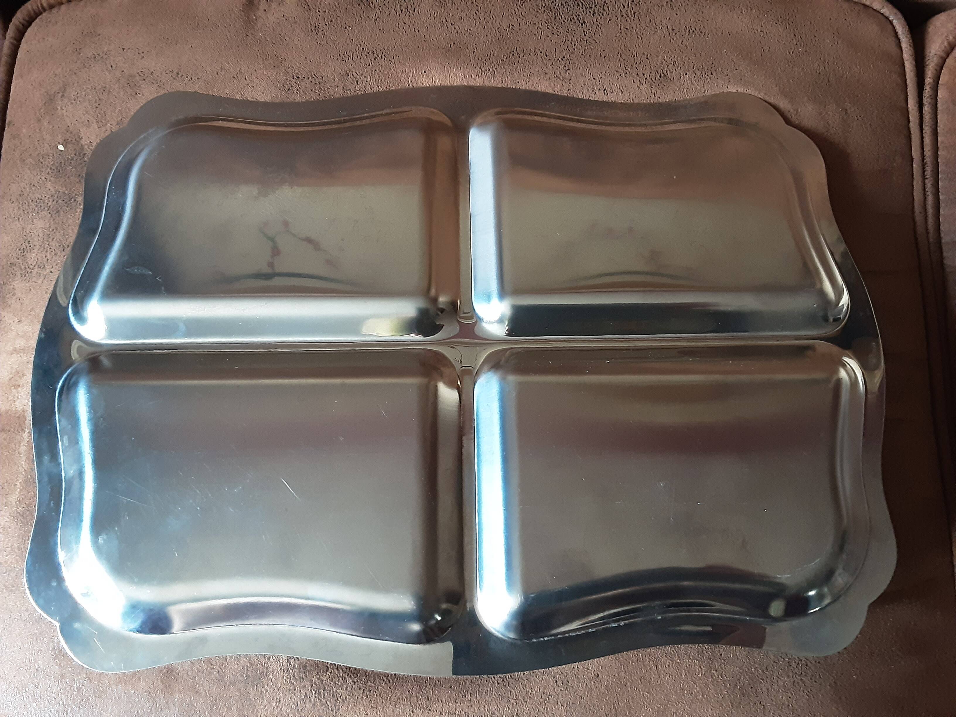 Metal compartments plateau