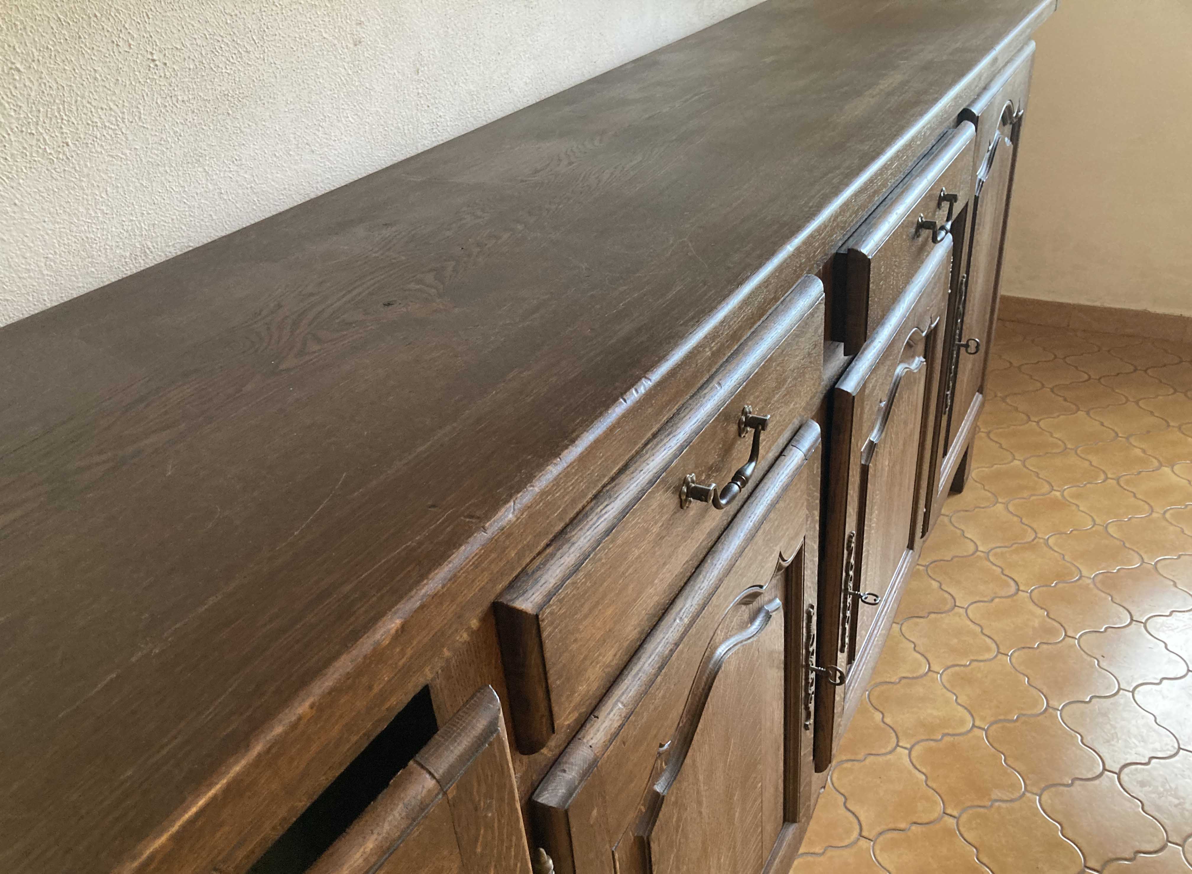 Low buffet in solid chene 4 doors