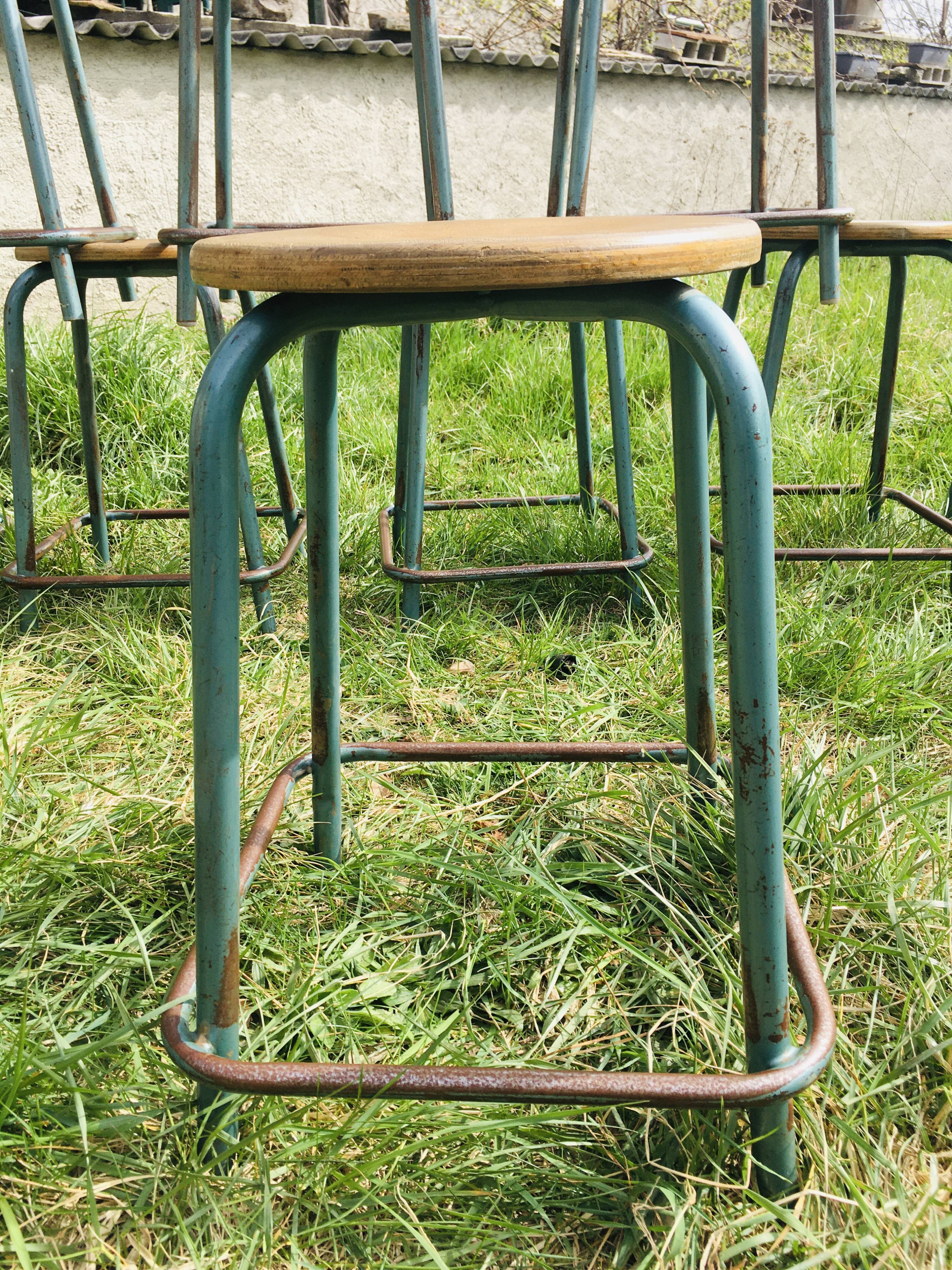 Set of 9 green / blue chains industrial stool years '50s including 8 low and a top