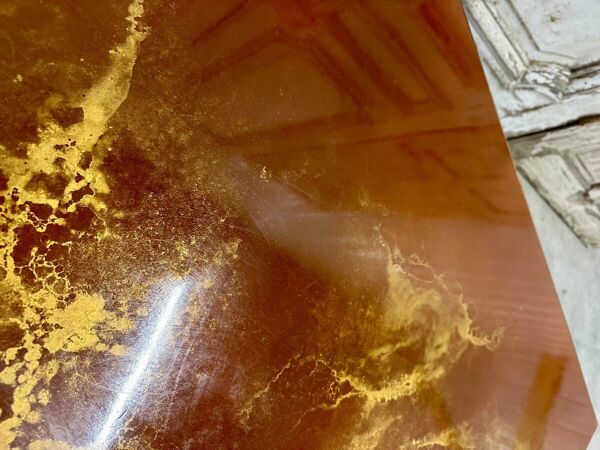 Table basse Guy Lefèvre pour Maison Jansen plateau imitant la laque, circa 1970