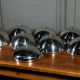 Suite de 8 cloches en inox service de table XXe