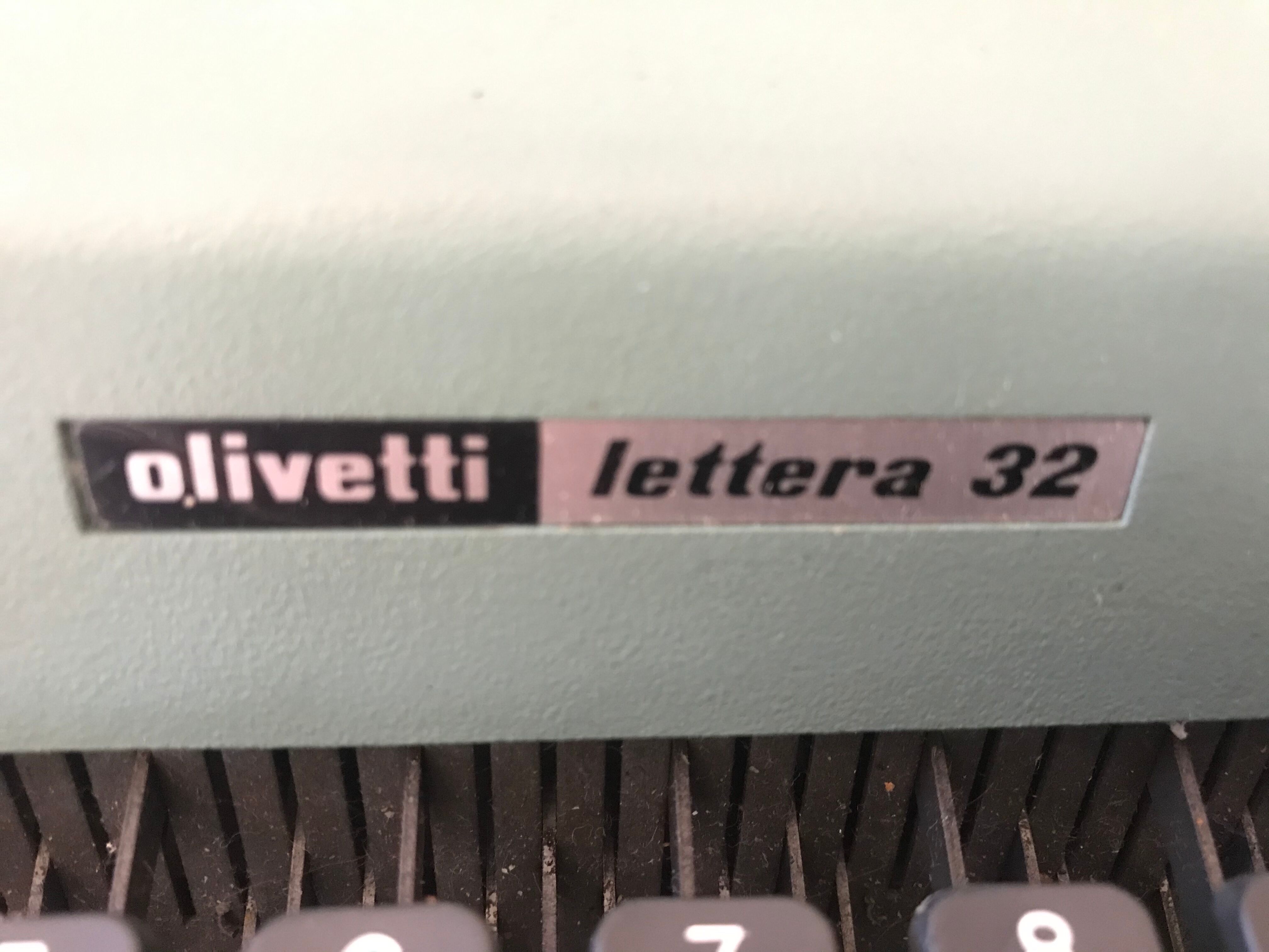 Olivetti Lettera 32 Typewriter