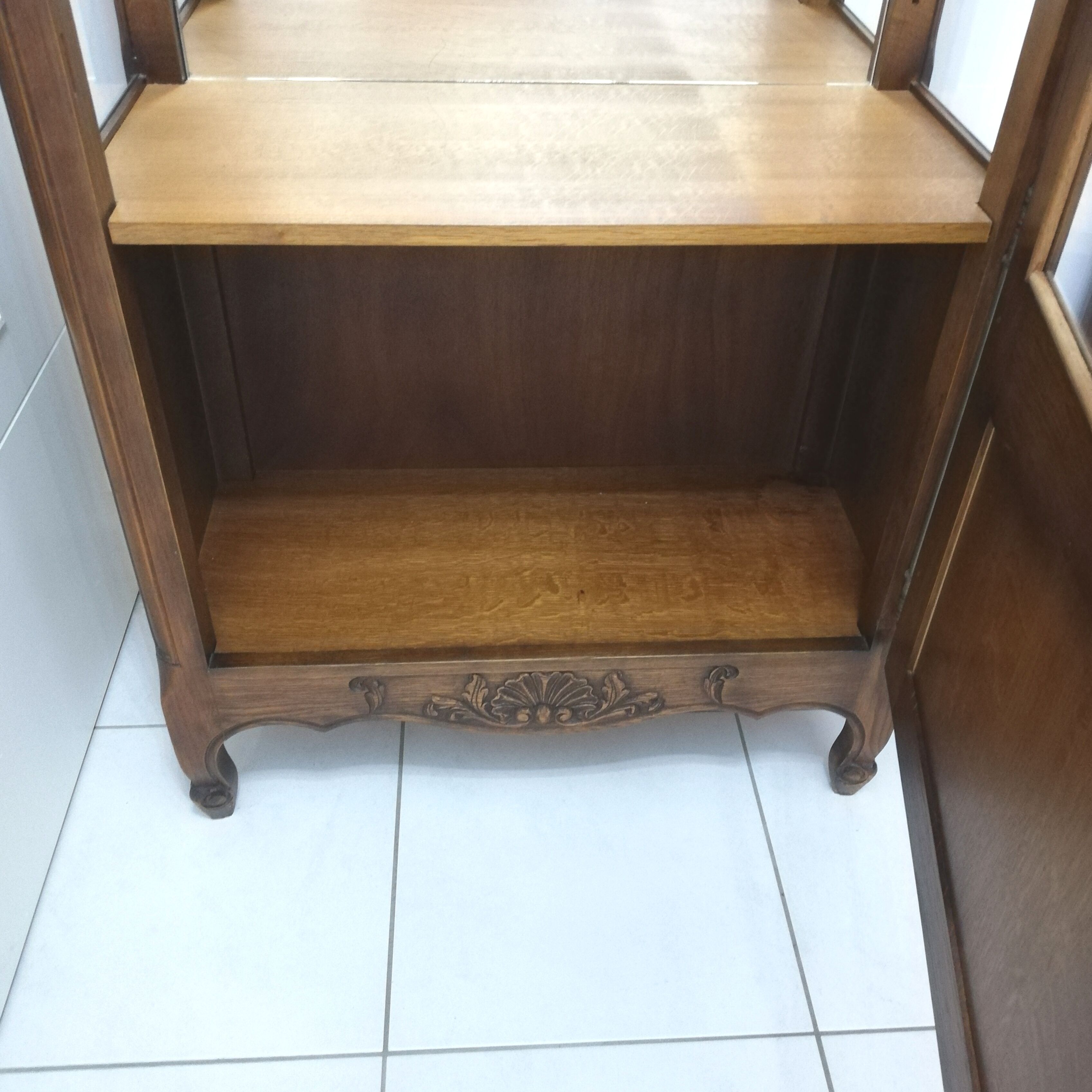 Louis xv style showcase or silversmith