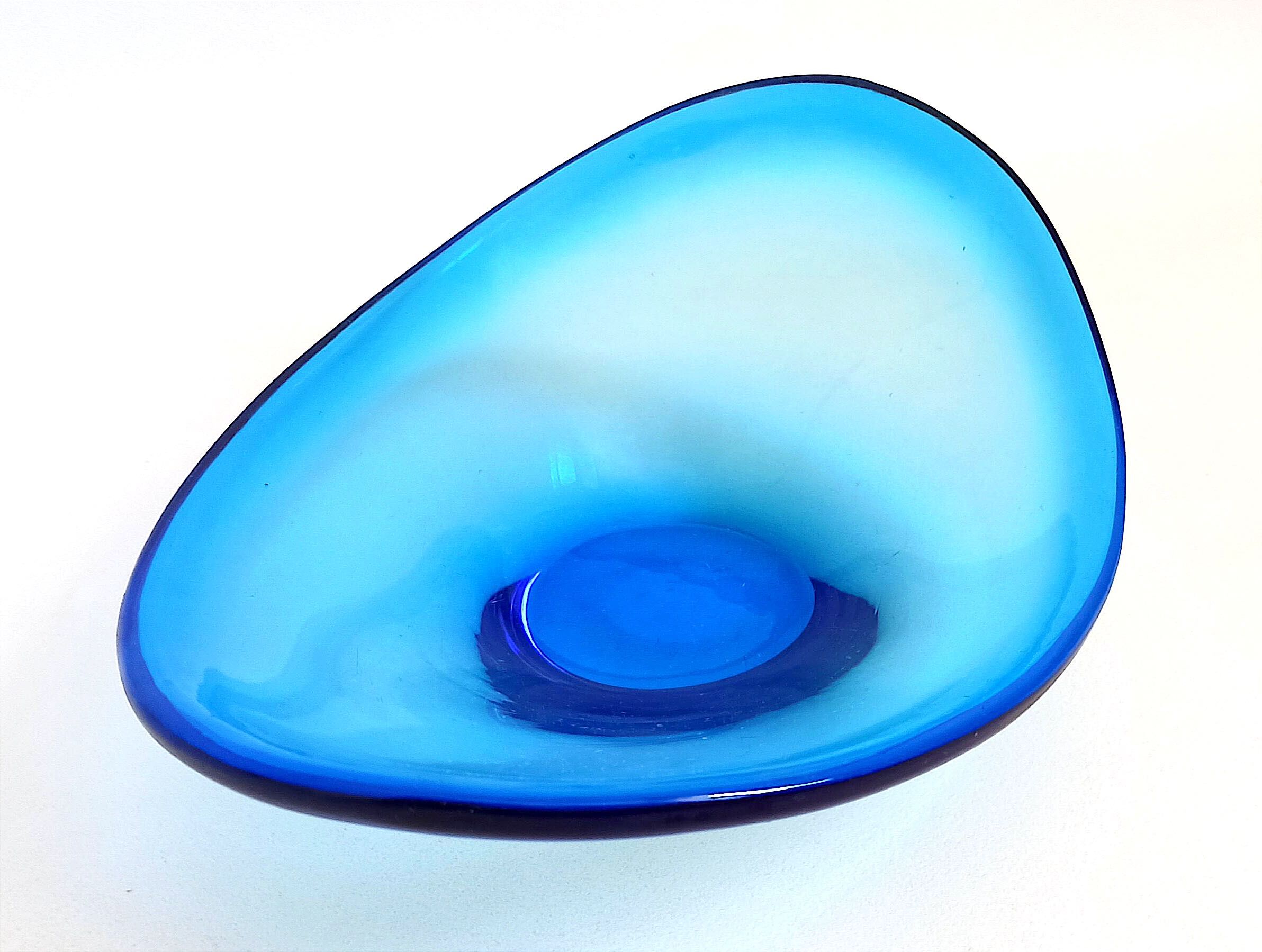 Empty pocket Lotta Petterson blue glass