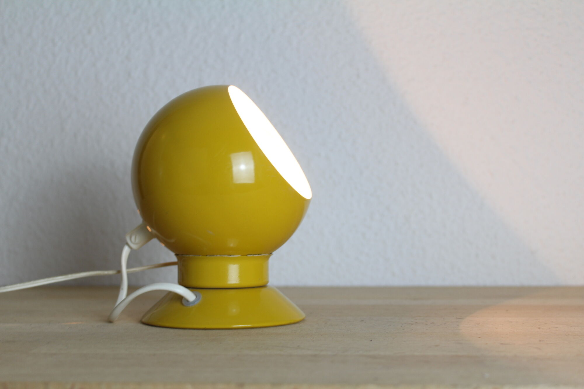 Abo Randers Danmark yellow metal spot lamp, ball, to lay or wall sconce