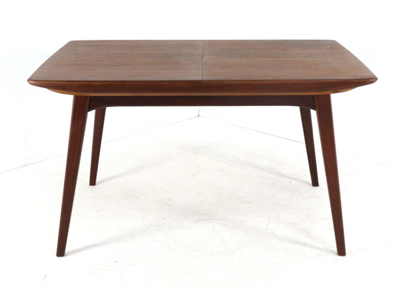 Louis van Teeffelen for Wébé dining table 'Milaan'