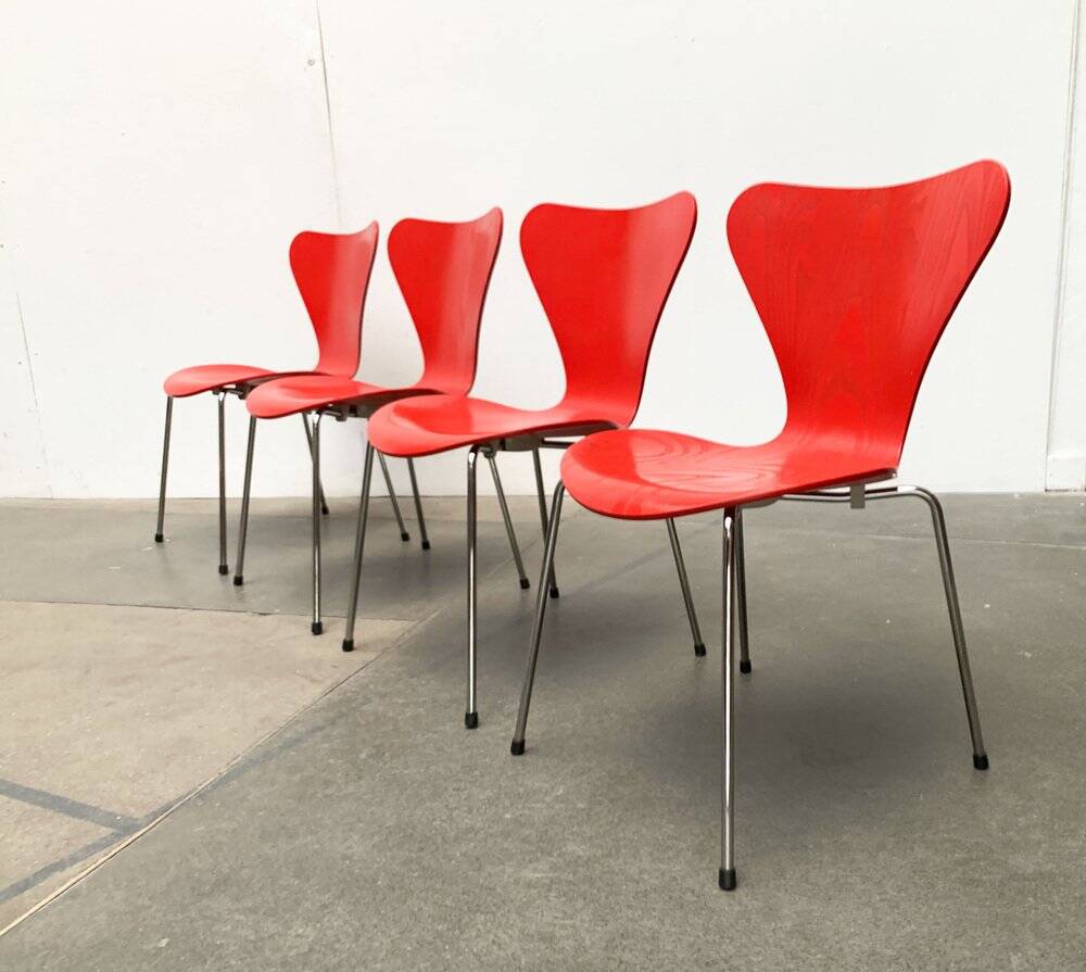 Model 3107 chairs by Arne Jacobsen for Fritz Hansen, Denmark, 1997, Set of 4