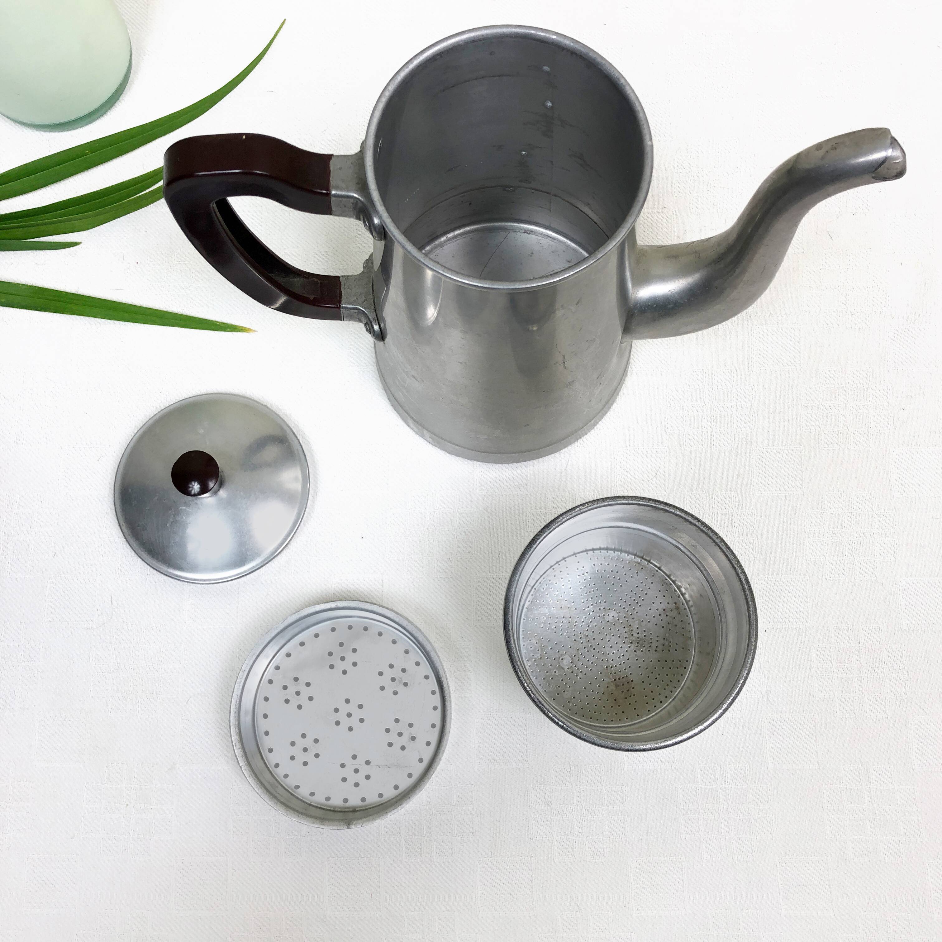 Former aluminum coffee maker