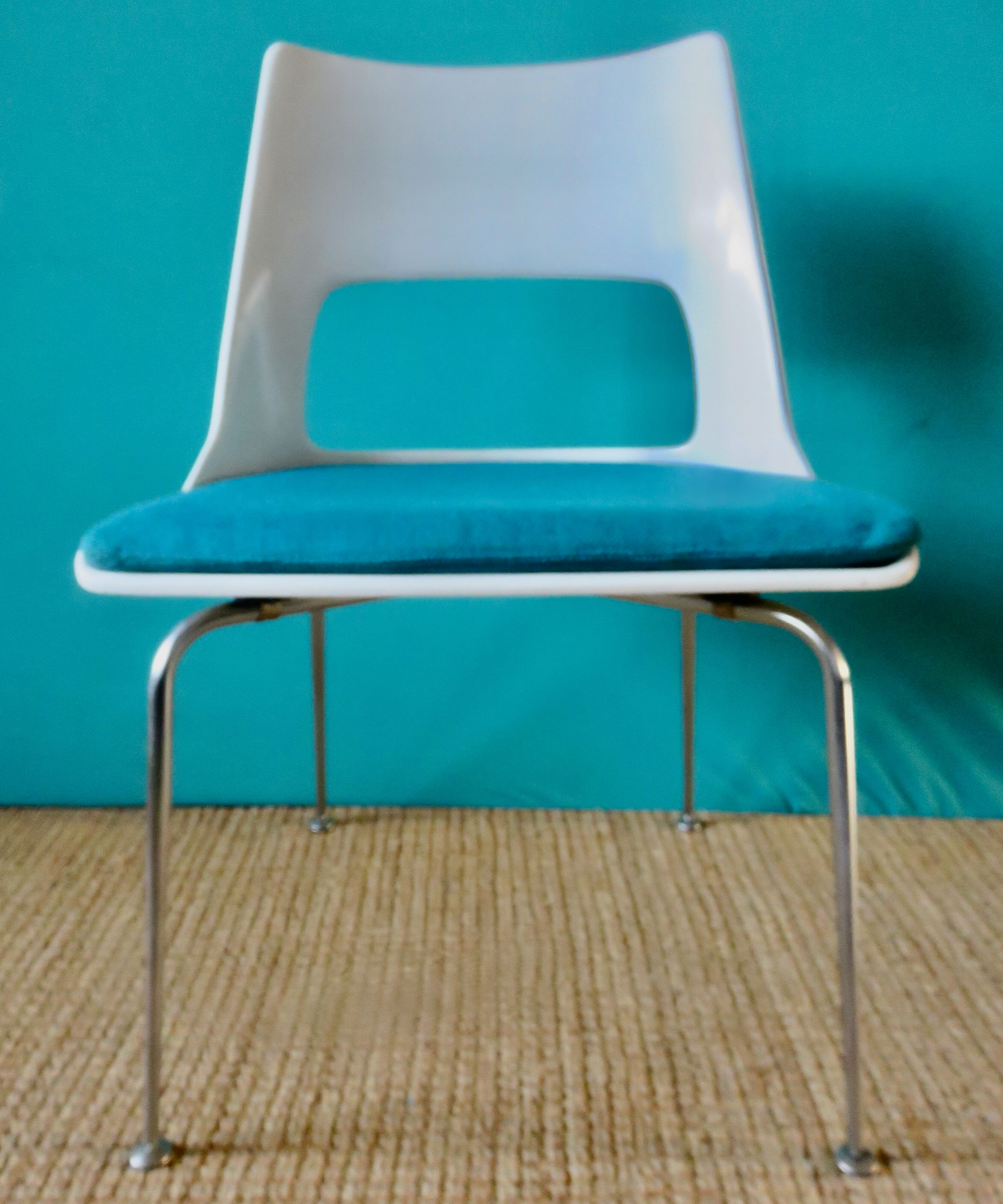 6 chaises blanches à galette turquoise de Kay Korving. Danemark 1975