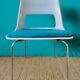 6 chaises blanches à galette turquoise de Kay Korving. Danemark 1975