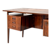 Midcentury Danish Executive Desk in Stunning Rosewood. Vintage / Modern