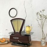 Testut kitchen scale in bakelite