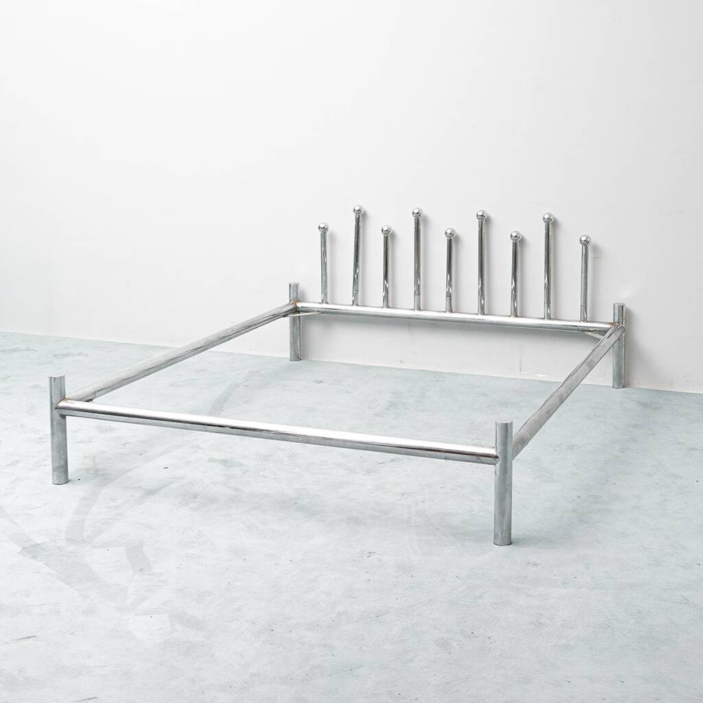 Double bed Frigerio style vintage in chromed steel 1970s modernist