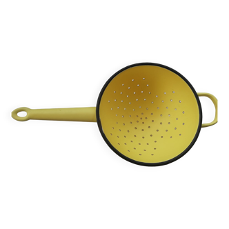 Yellow enamelled strainer