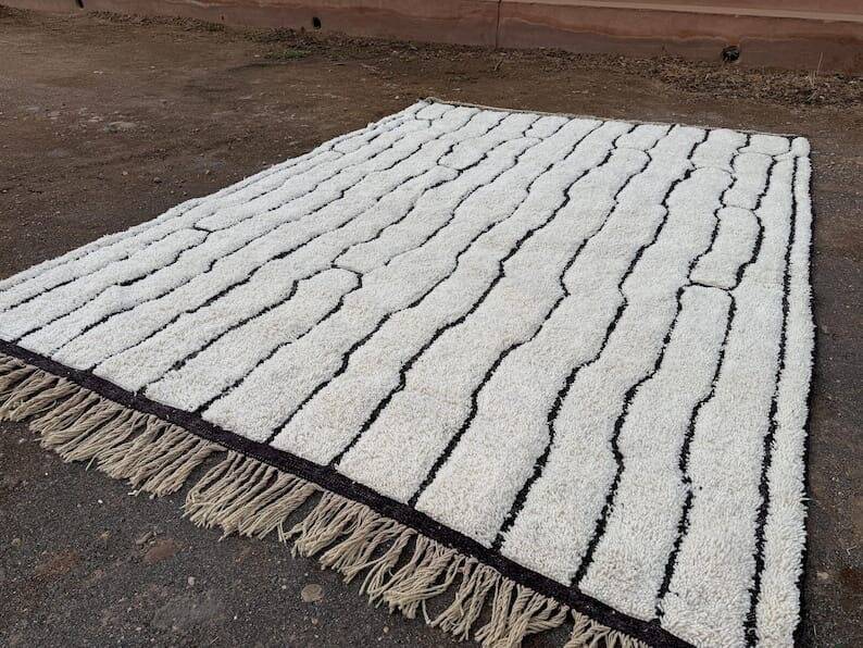 Handmade traditional Berber rug size 2/3 m