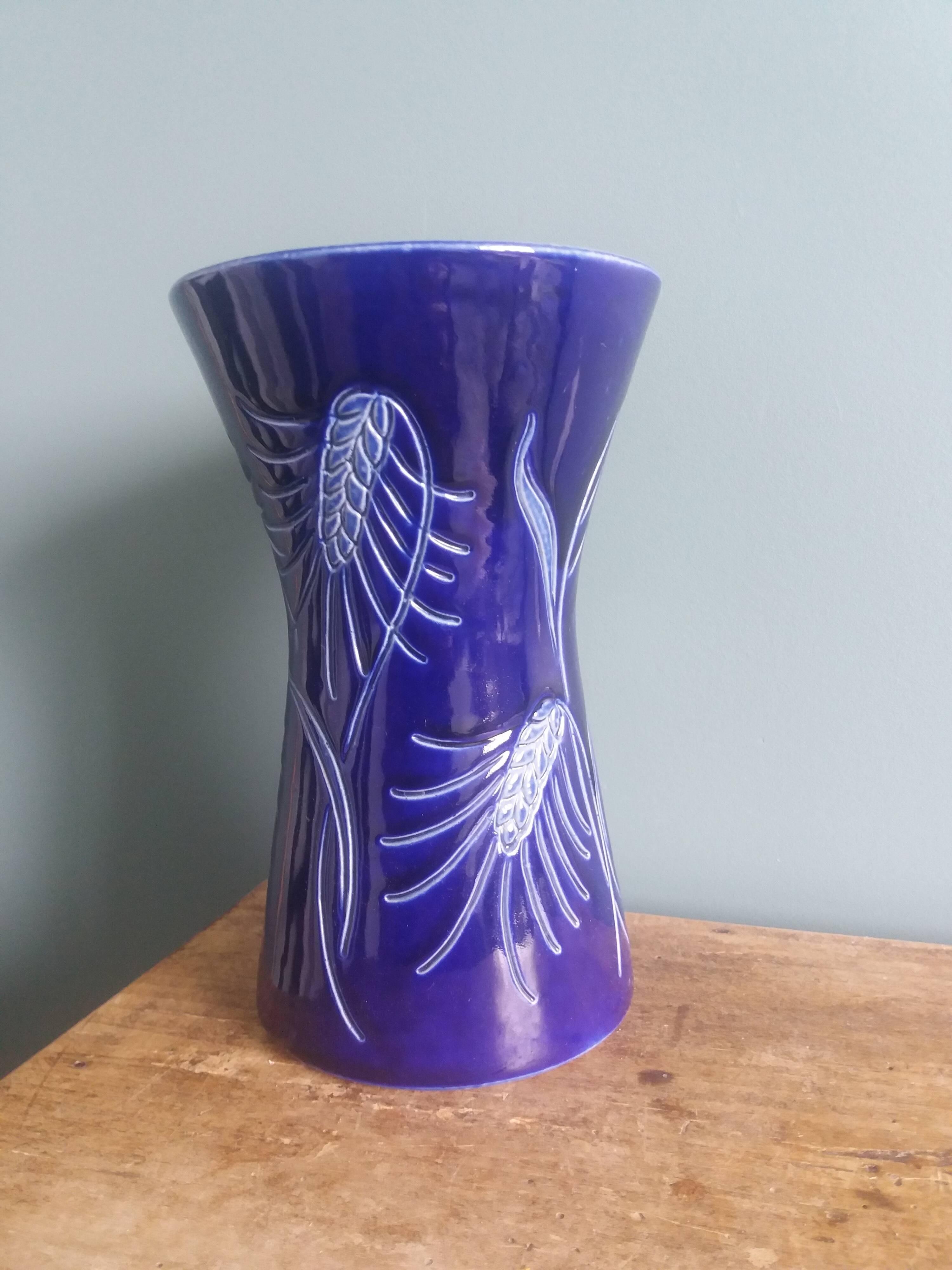 “Diabolo” vase in Alsace Betschdorf sandstone signed Krumeich-Remmy