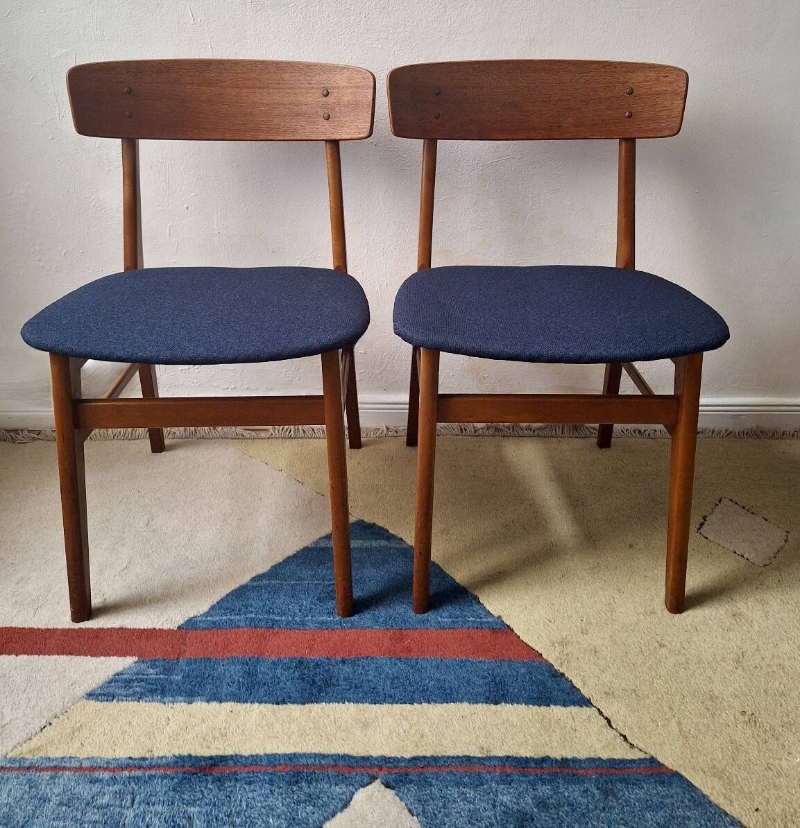 Paire de chaises de salle à manger en teck de style mid-century par Farstrup Mobler, Danemark, années 1960.