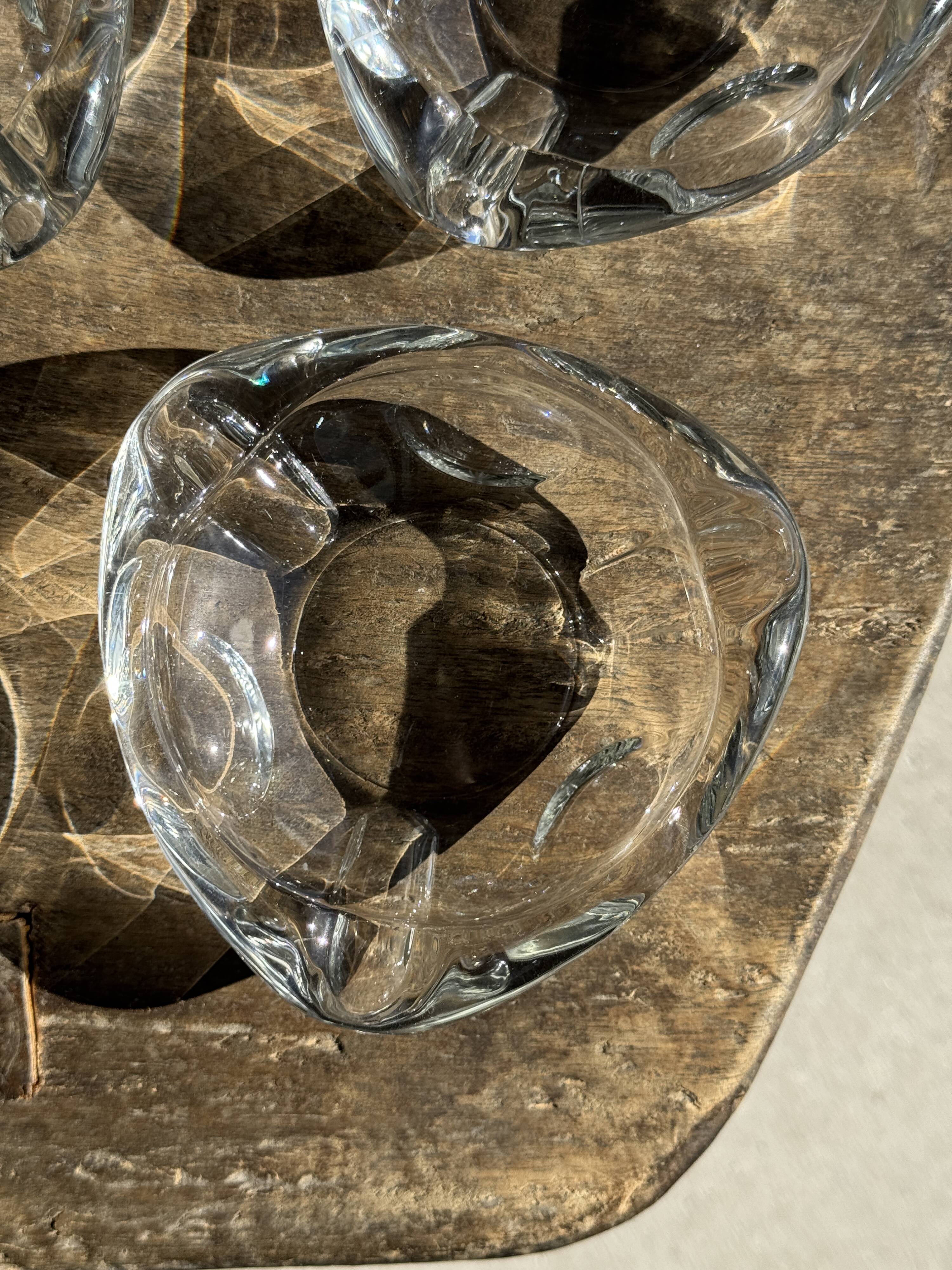 Set of 14 triangular glass ashtrays D13