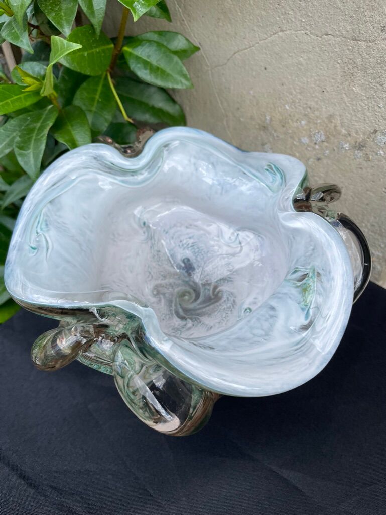 Multilayer glass bag cup with metal oxide inclusions - XXth