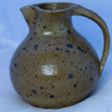 Sandstone pitcher