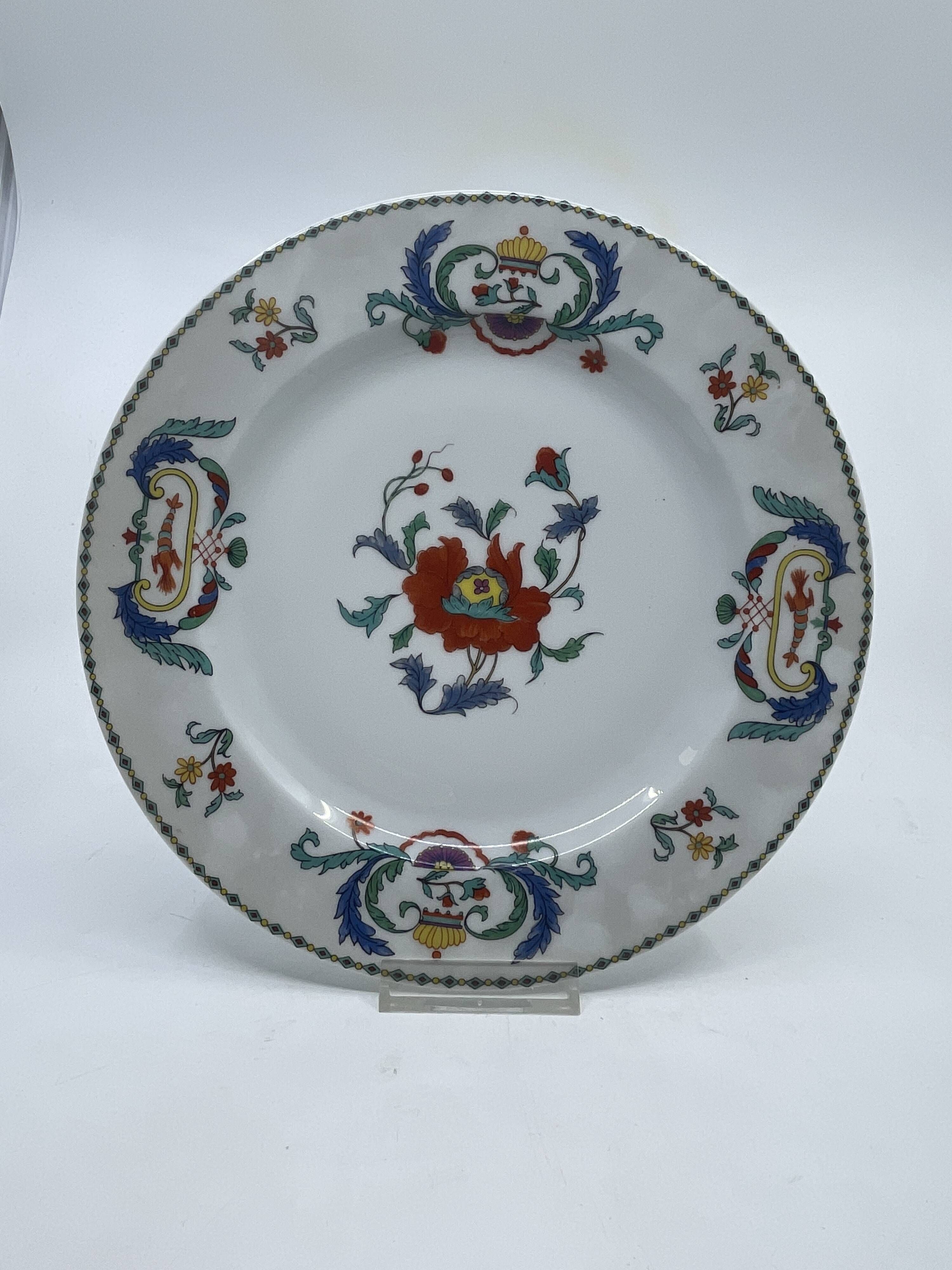 Set of 43 porcelain plates from Paris, Poppy decoration model.
